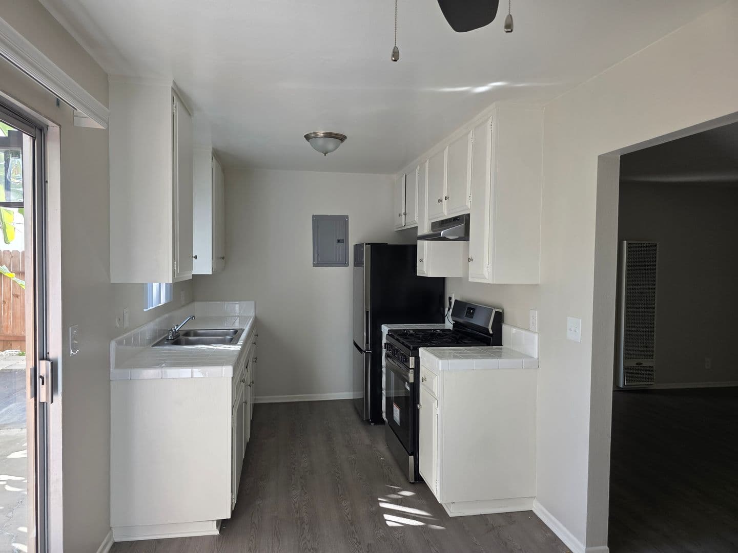 Garden Grove Apartment: 13072 Casa Linda Ln