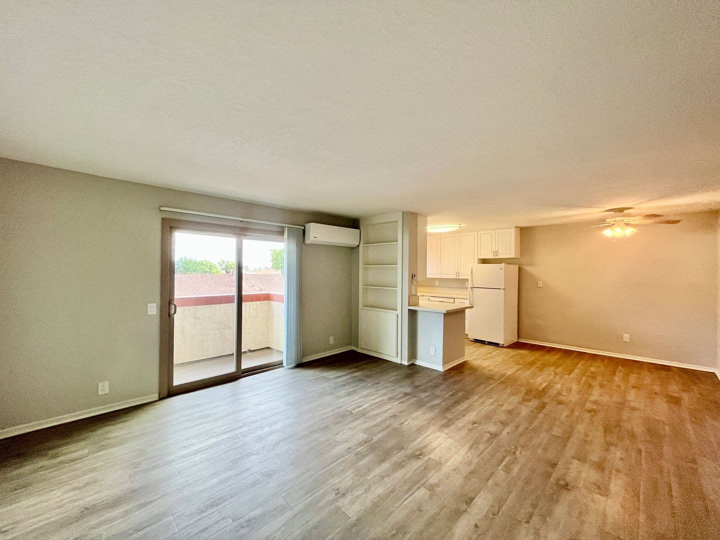 San Diego Condo: 4415 Clairemont Dr