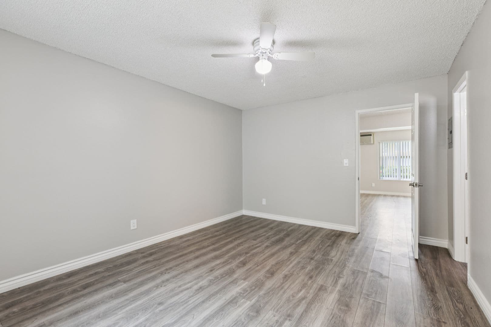Anaheim Apartment: 145 S Westchester Dr