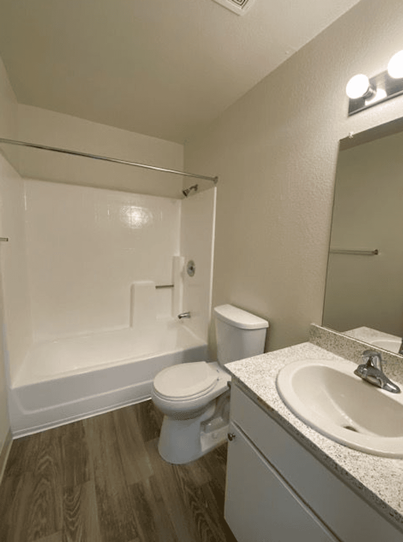 San Diego Apartment: 1587 Oro Vista Road