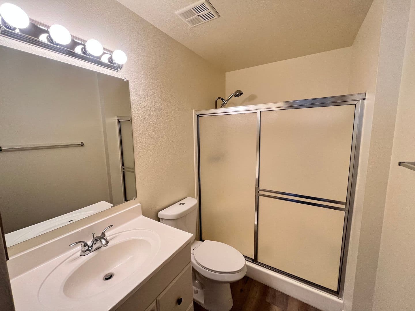 San Diego House: 2358 Adirondack Row #06
