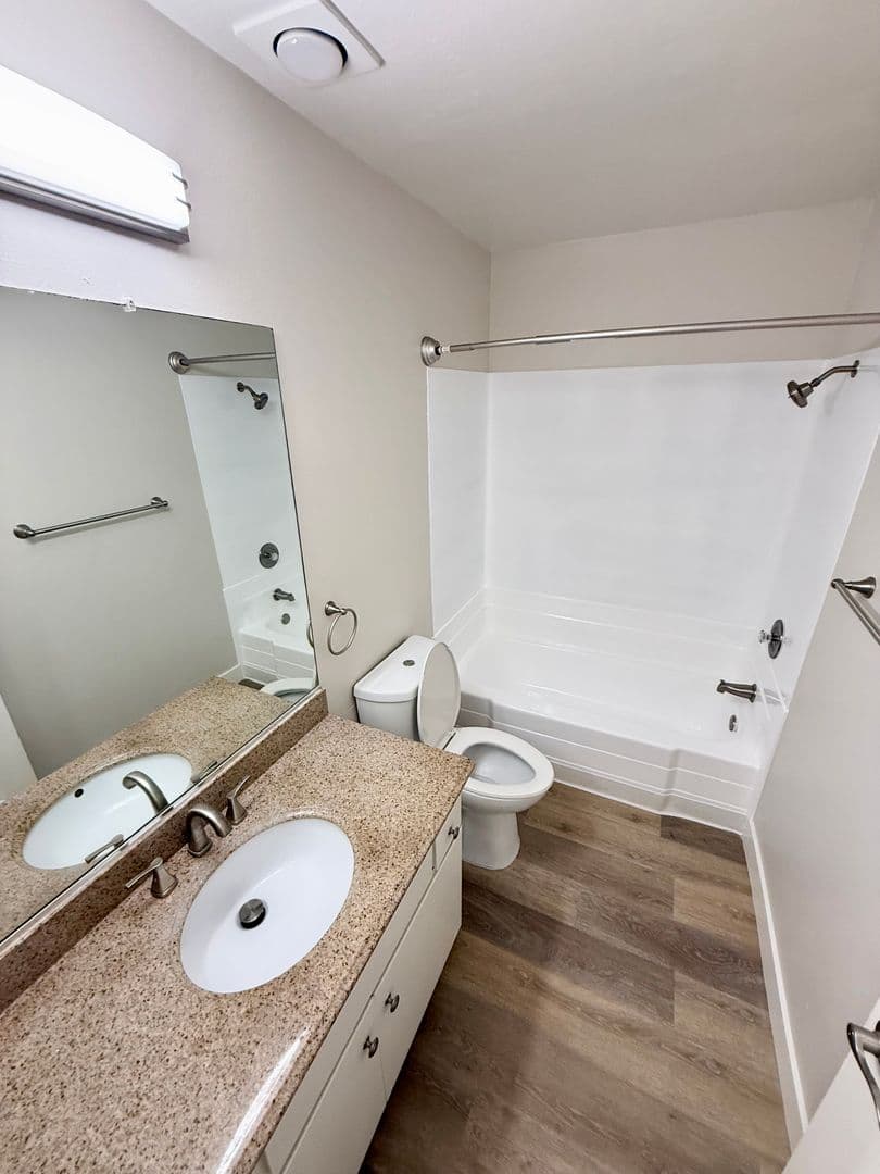Garden Grove Apartment: 12221 Beach Blvd