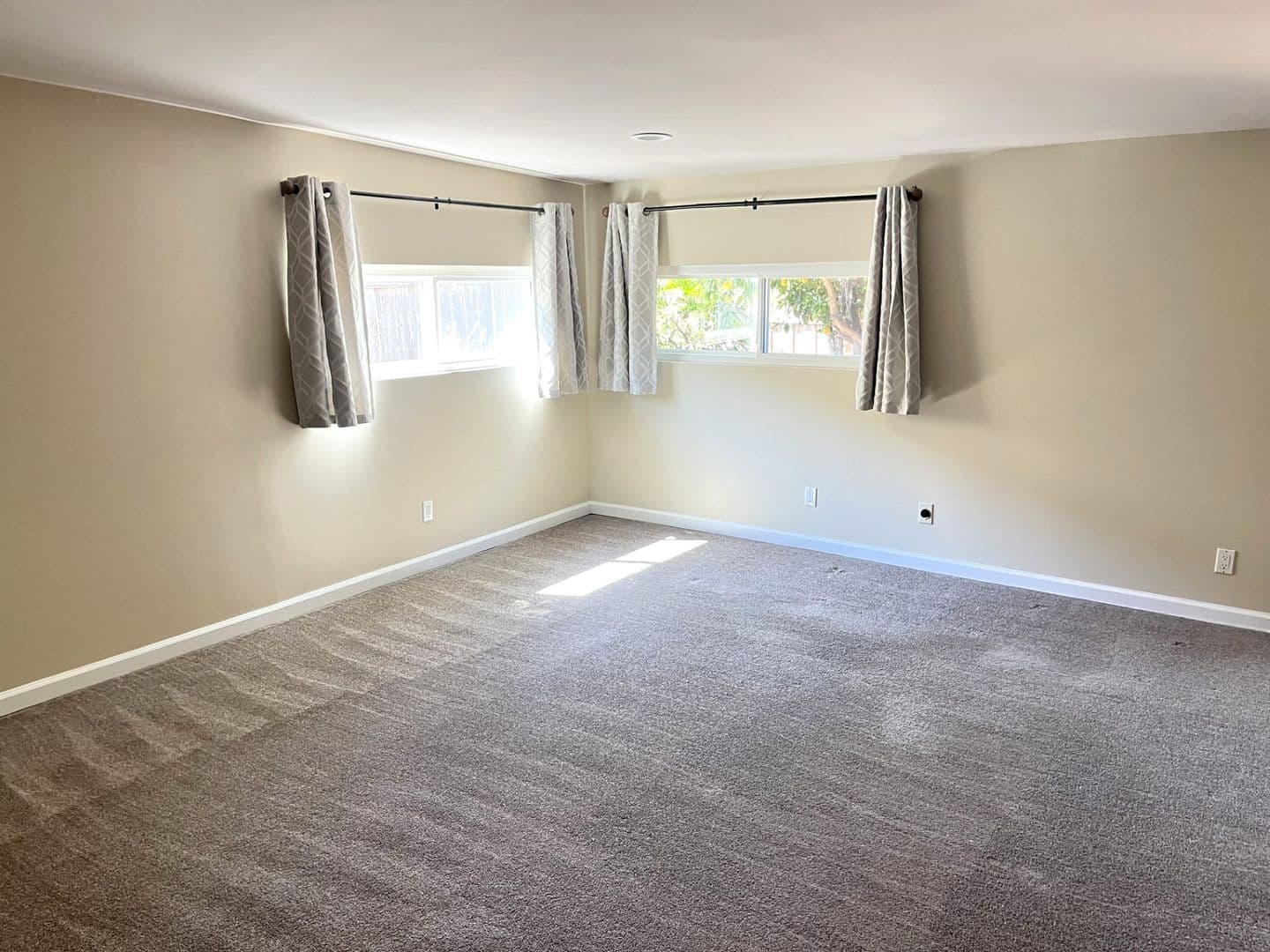 San Diego House: 5657 Barclay Ave