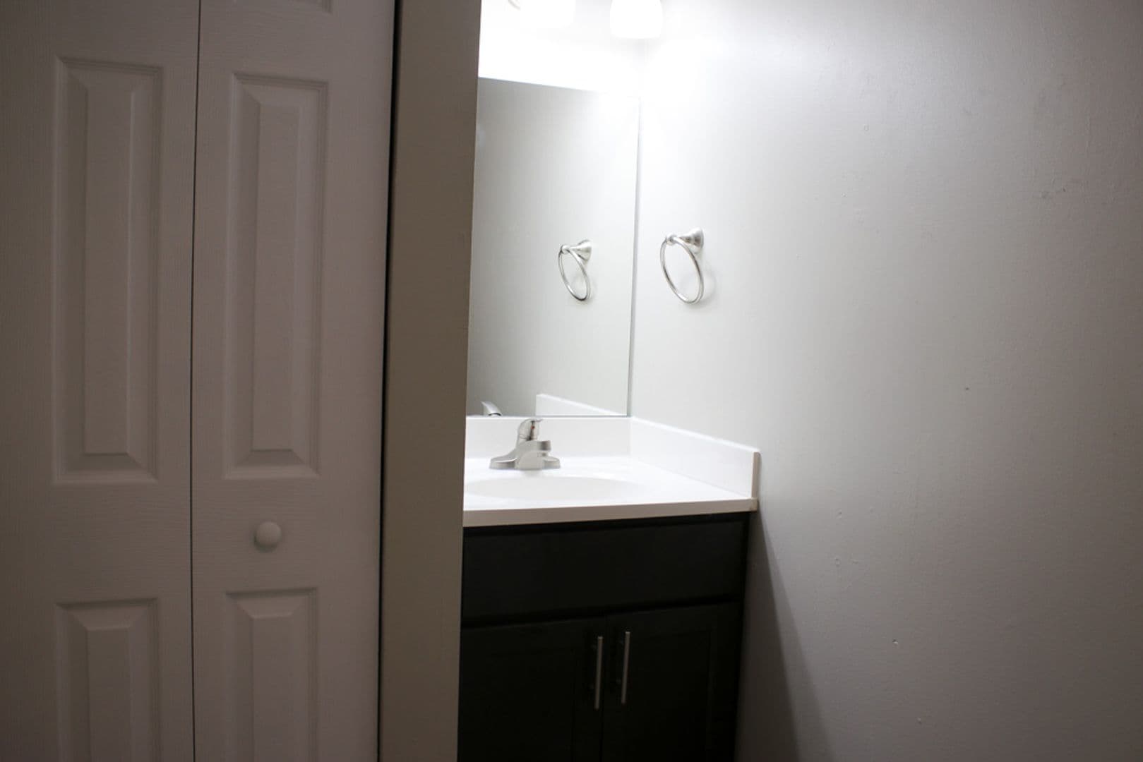 Urbana Apartment: 812 W Nevada Street