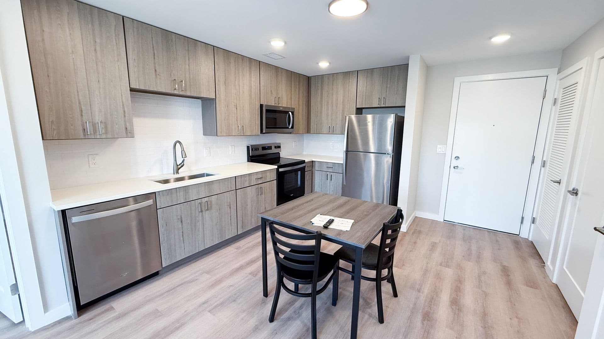 Champaign Apartment: 608 E Chalmers St
