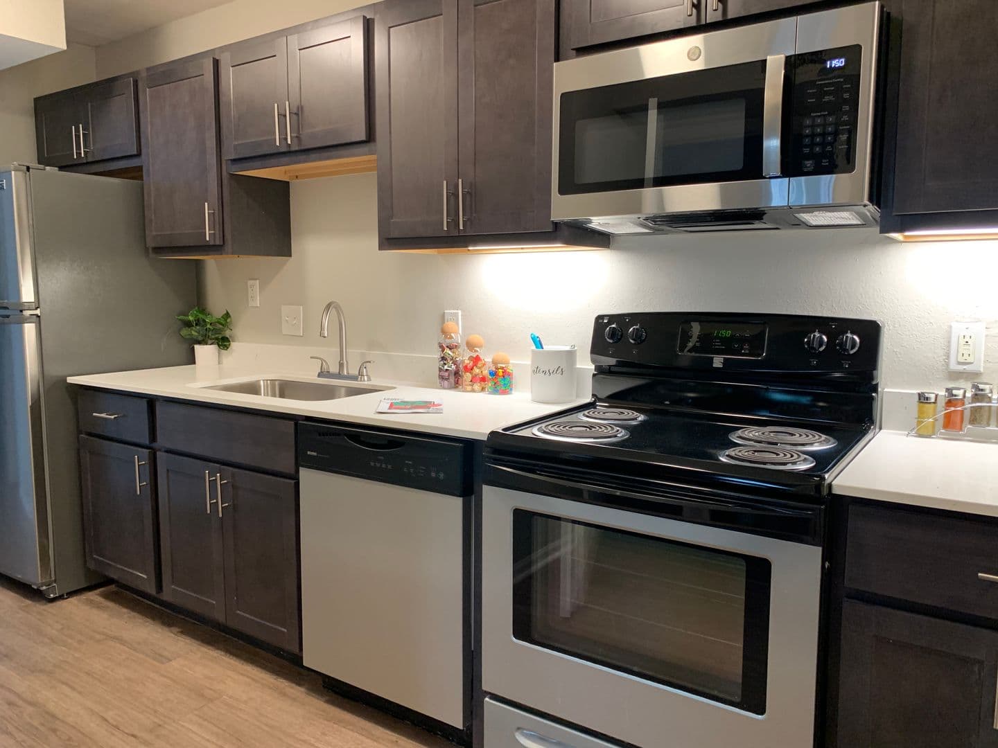 Champaign Apartment: 408 E Healey St