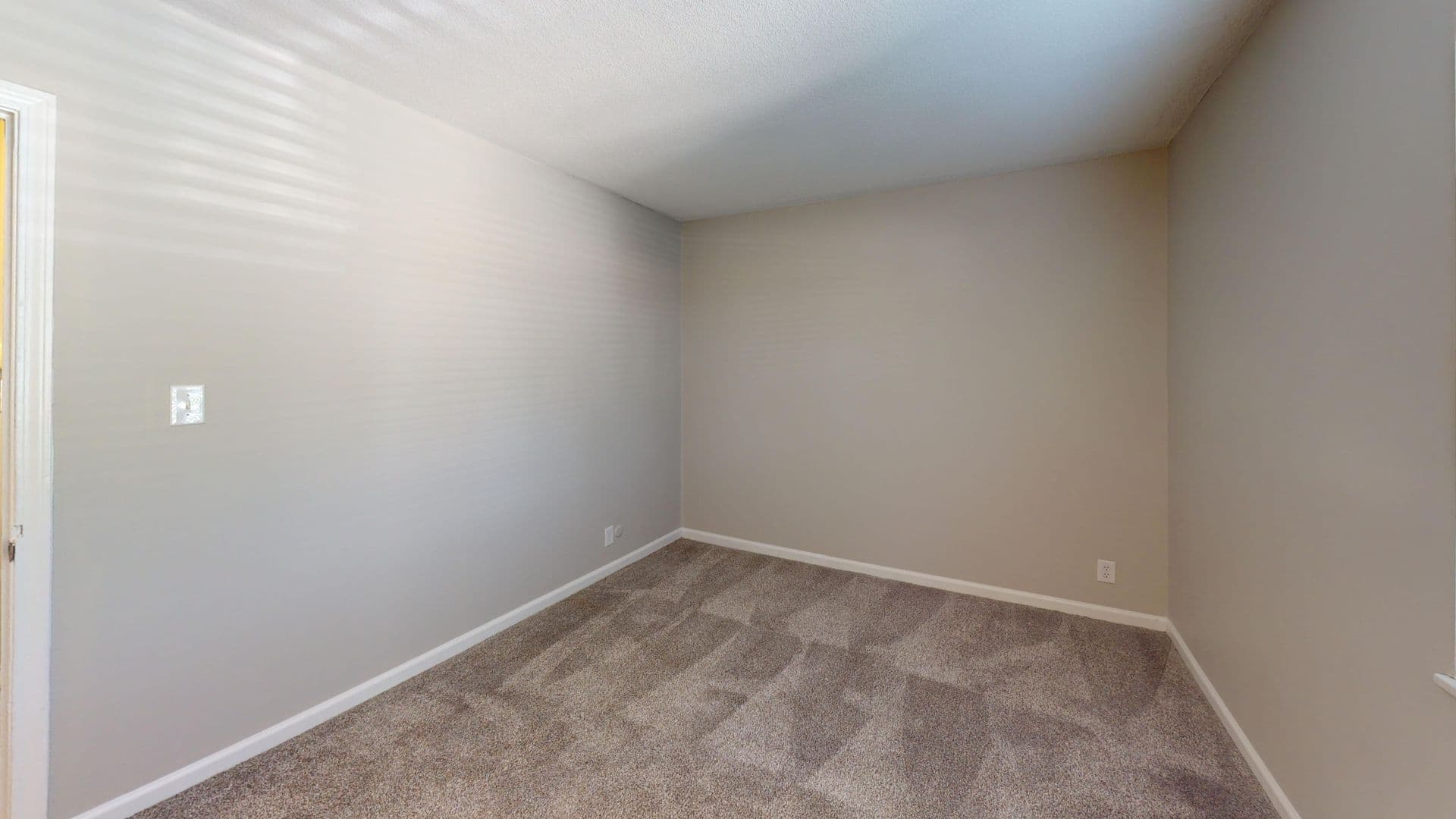Indianapolis Apartment: 1349 Saddlebrook Court