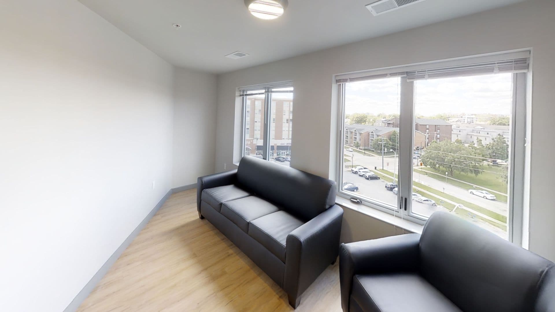 Champaign Apartment: 615 S Wright