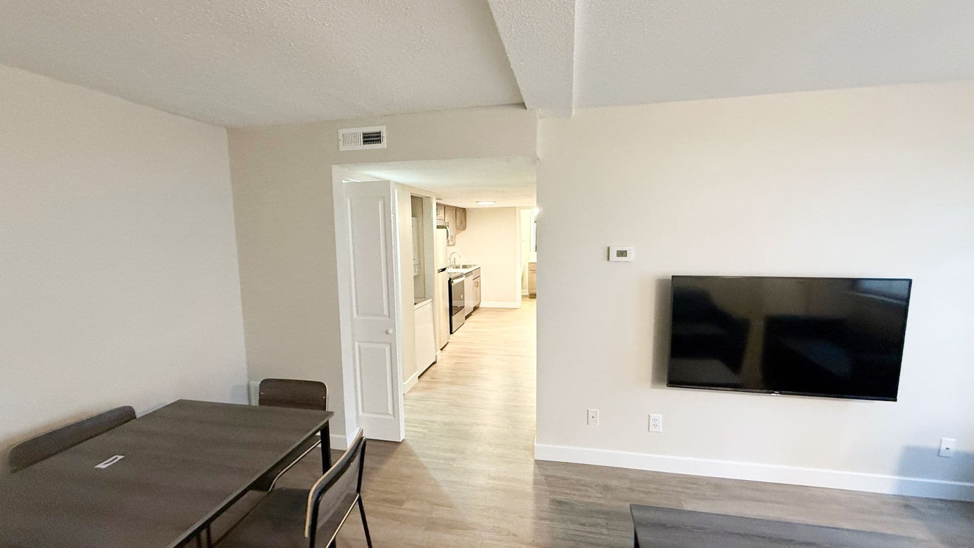 Urbana Apartment: 809 W Springfield