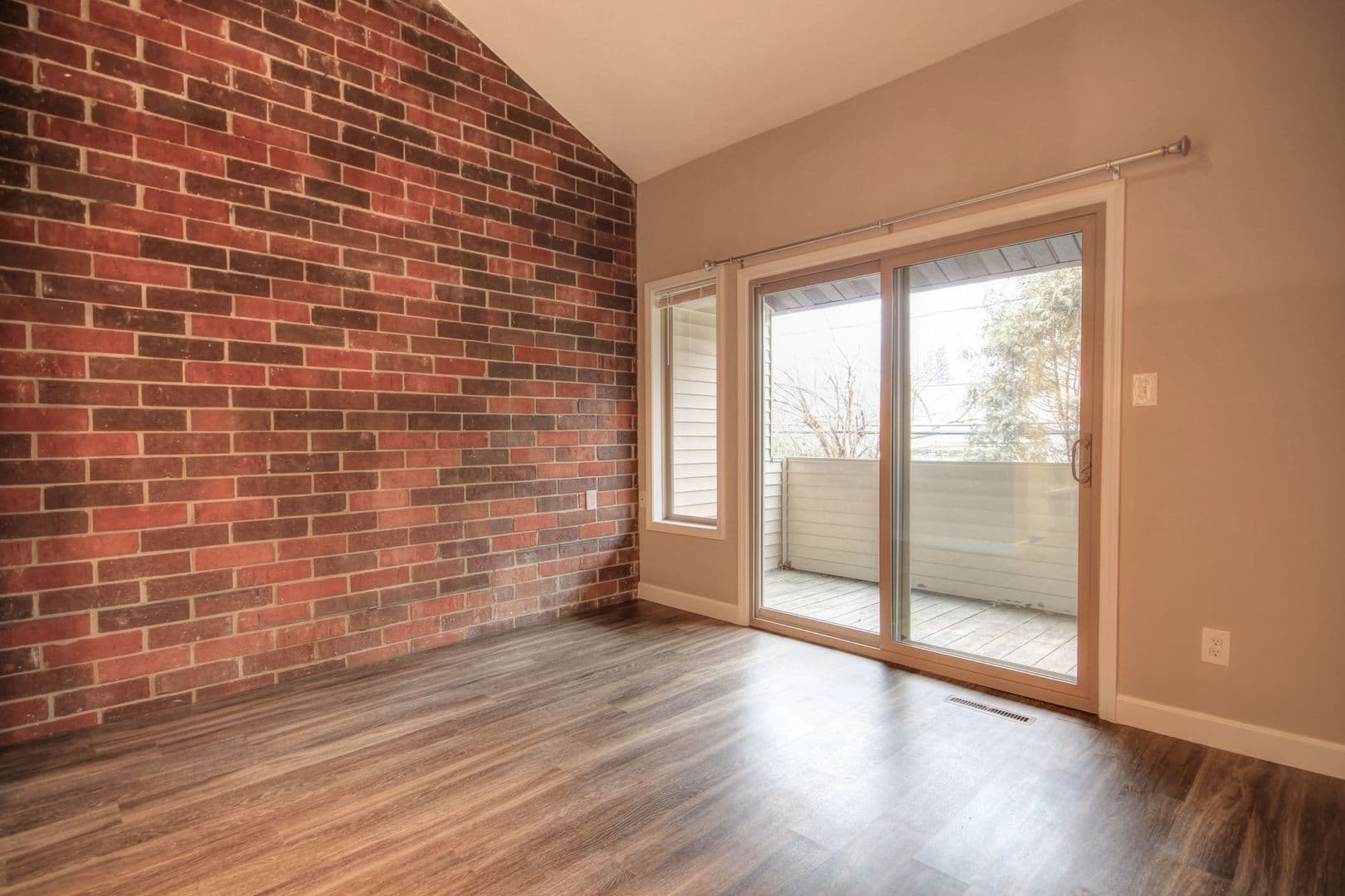 Urbana Apartment: 308 E. Iowa St.. 906 Vine, and 906 1/2 Vine