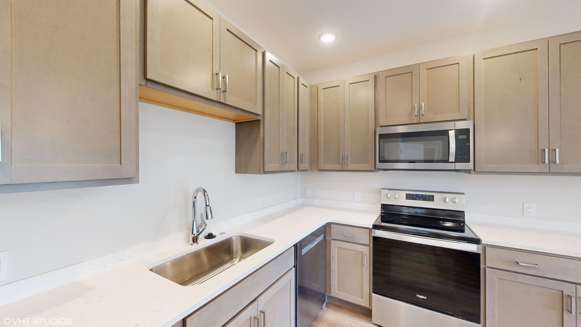 Champaign Apartment: 1915 S. Mattis