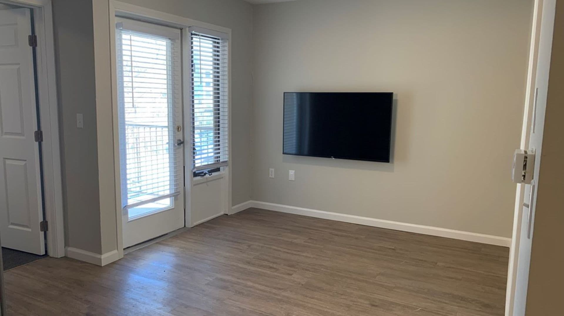Champaign Apartment: 408 E Springfield