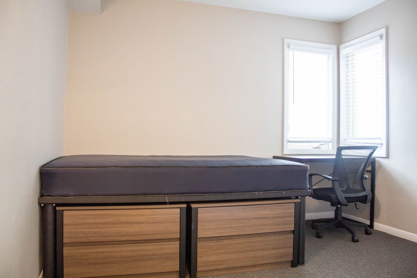 Champaign Apartment: 108 E Healey Street