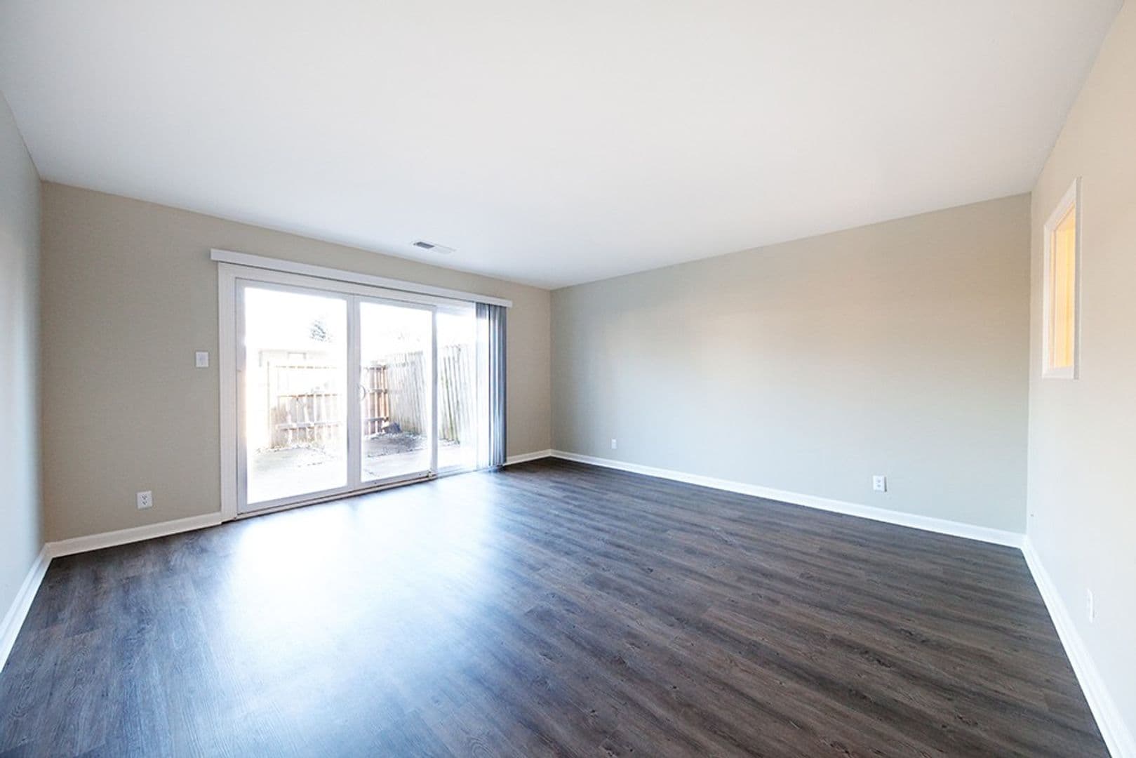 Speedway Apartment: 6010 W 25th Street