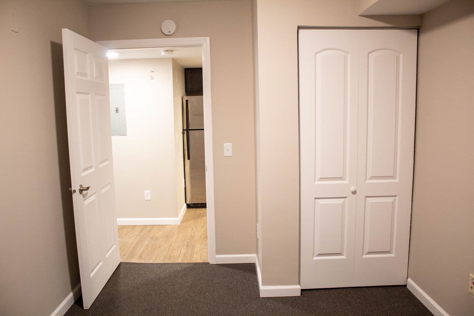 Urbana Apartment: 1010 W Stoughton