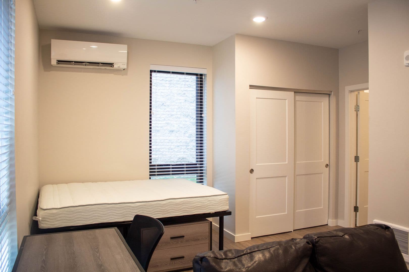 Urbana Apartment: 1009 W Stoughton