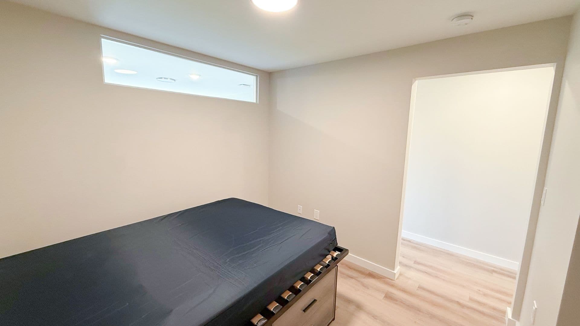 Champaign Apartment: 608 E Chalmers St
