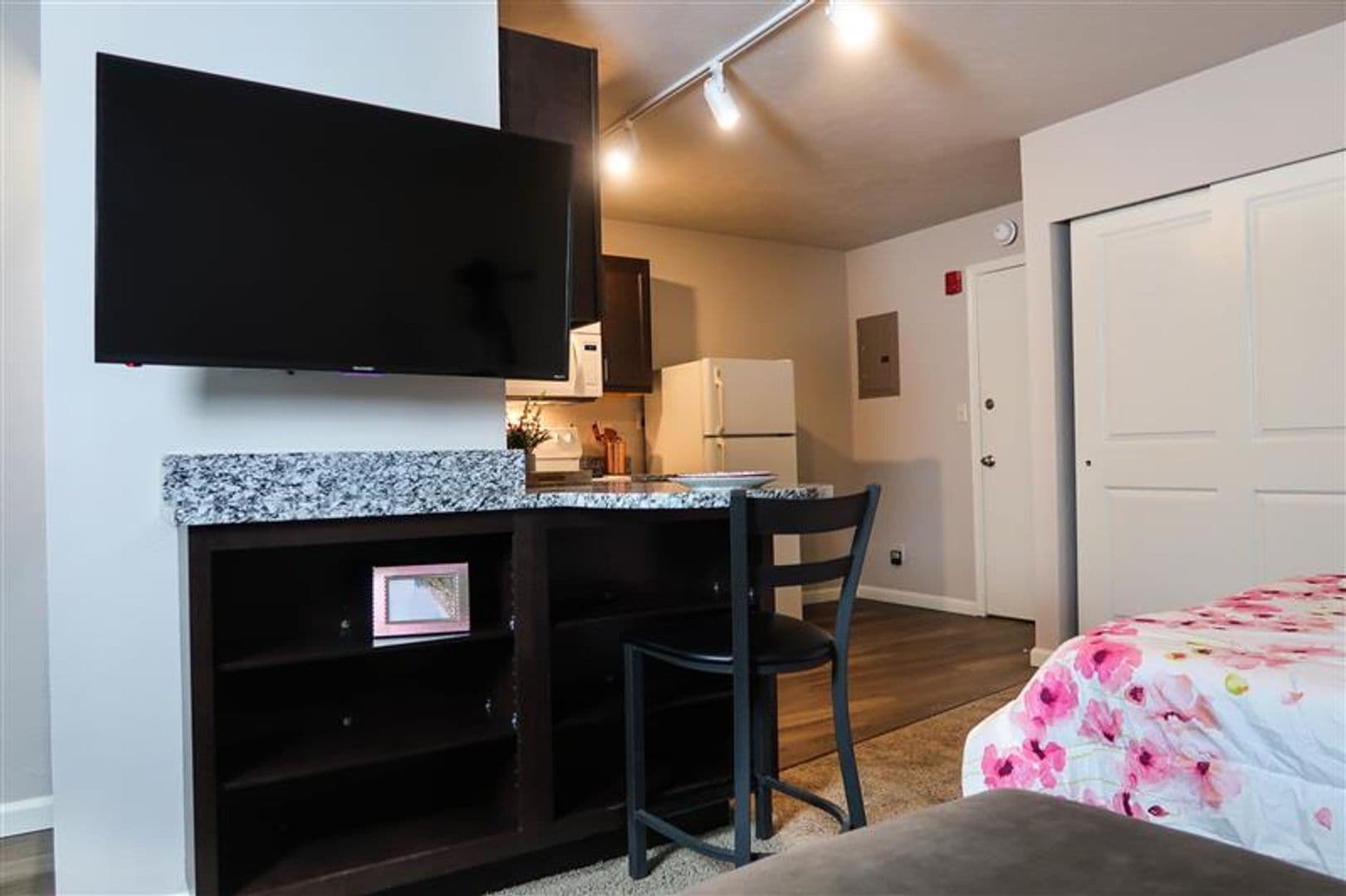 Champaign Apartment: 504 E Clark