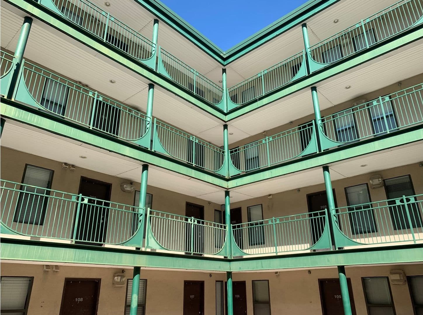 Champaign Apartment: 408 E Healey St