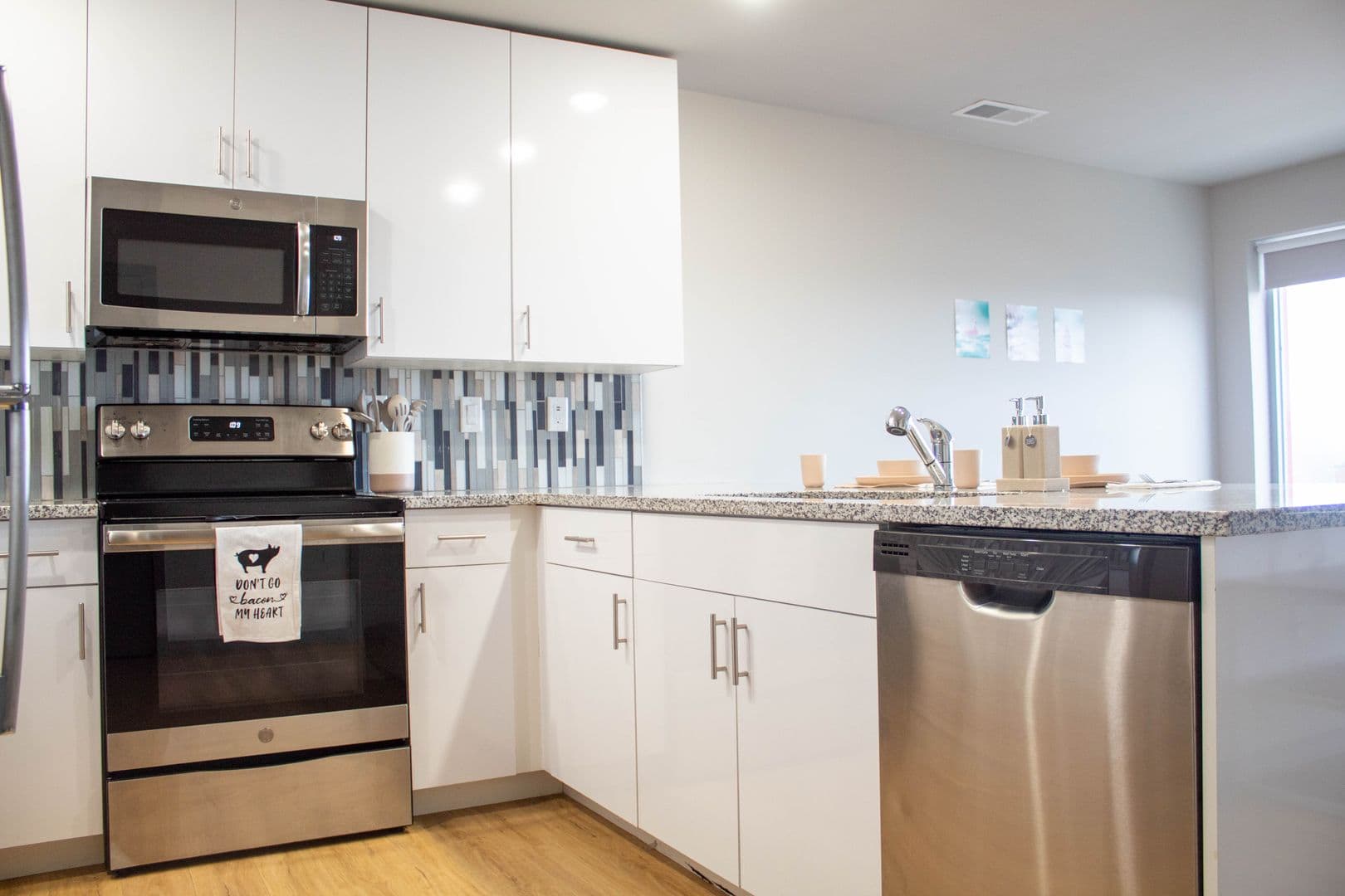 Champaign Apartment: 615 S Wright