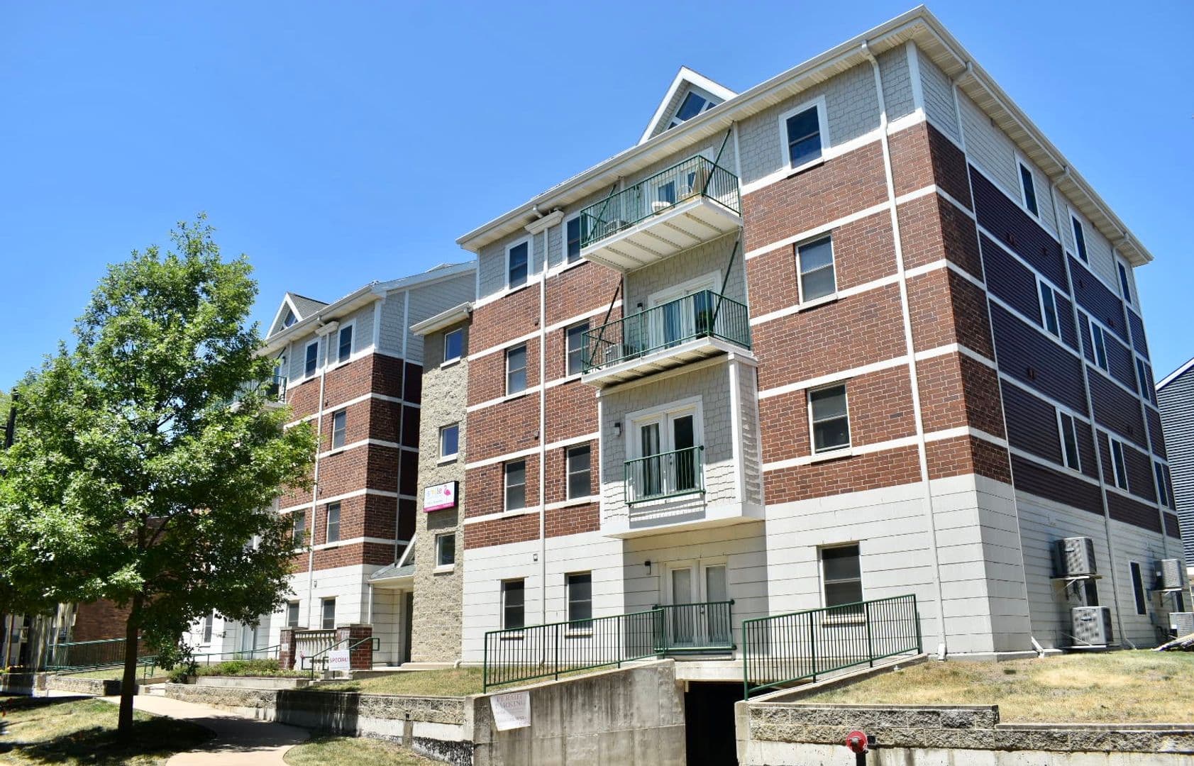 Champaign Apartment: 606 E Stoughton