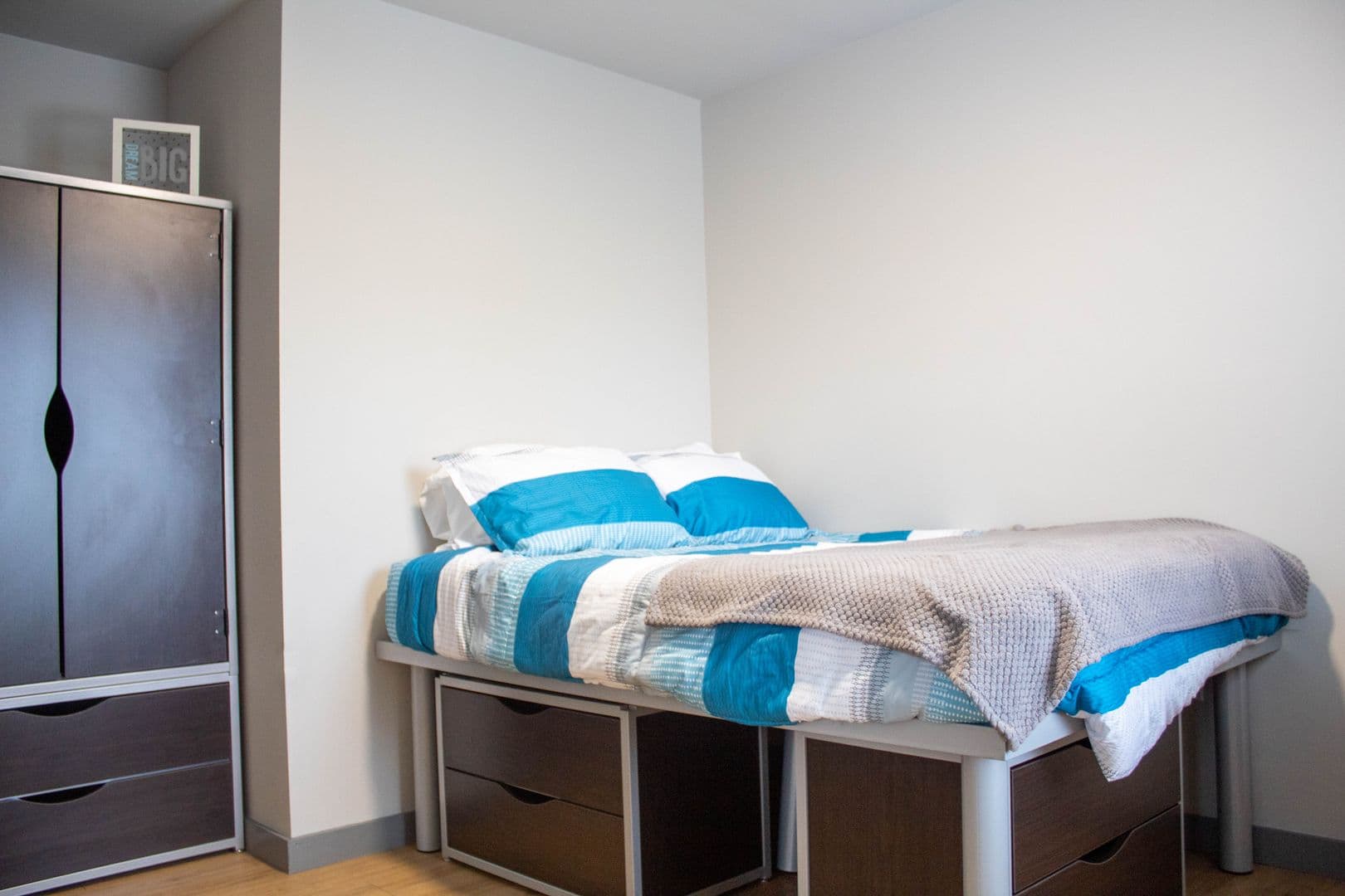Champaign Apartment: 615 S Wright