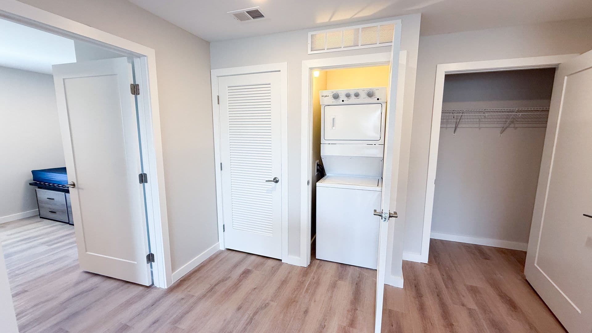 Champaign Apartment: 608 E Chalmers St