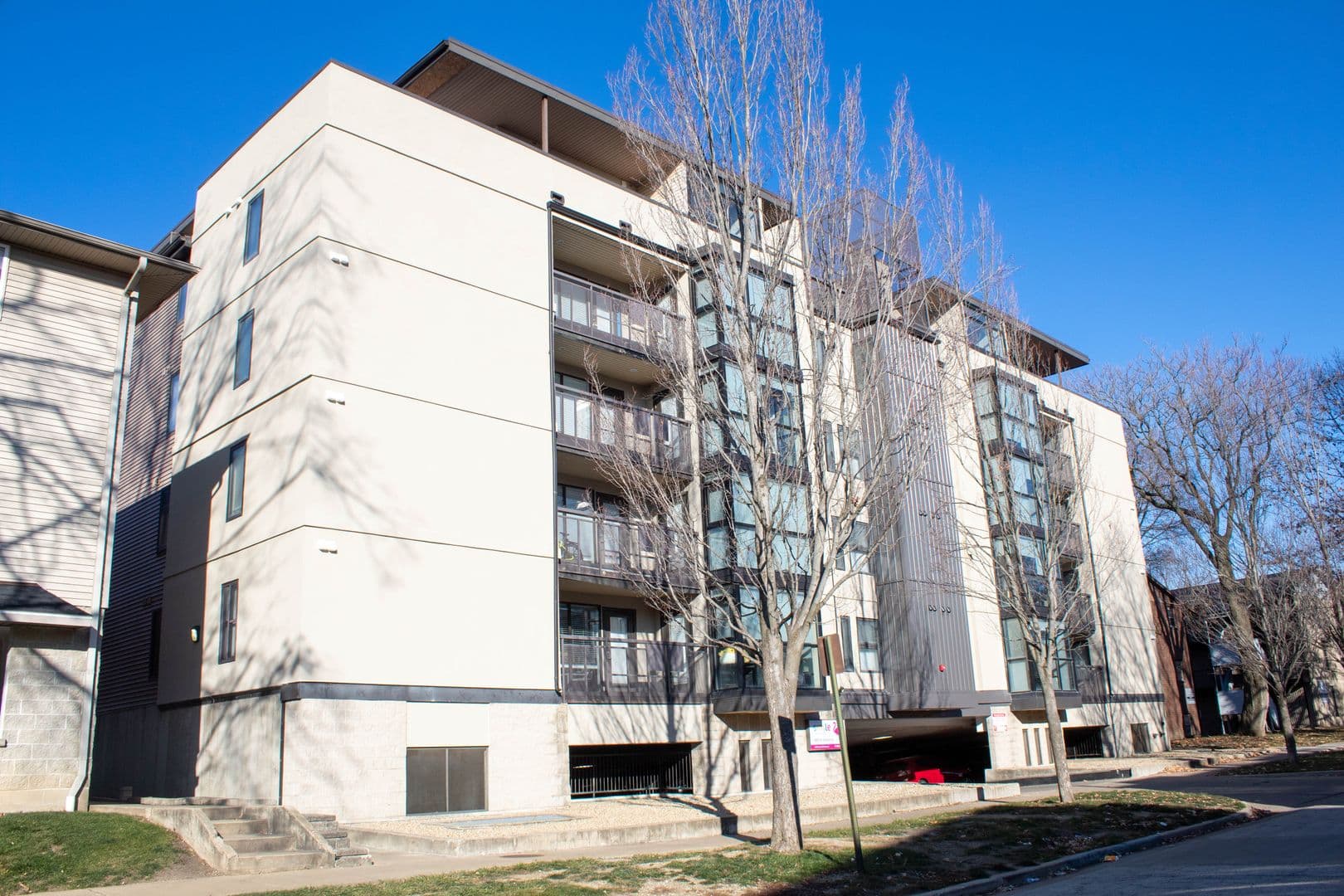 Urbana Apartment: 1010 W Stoughton
