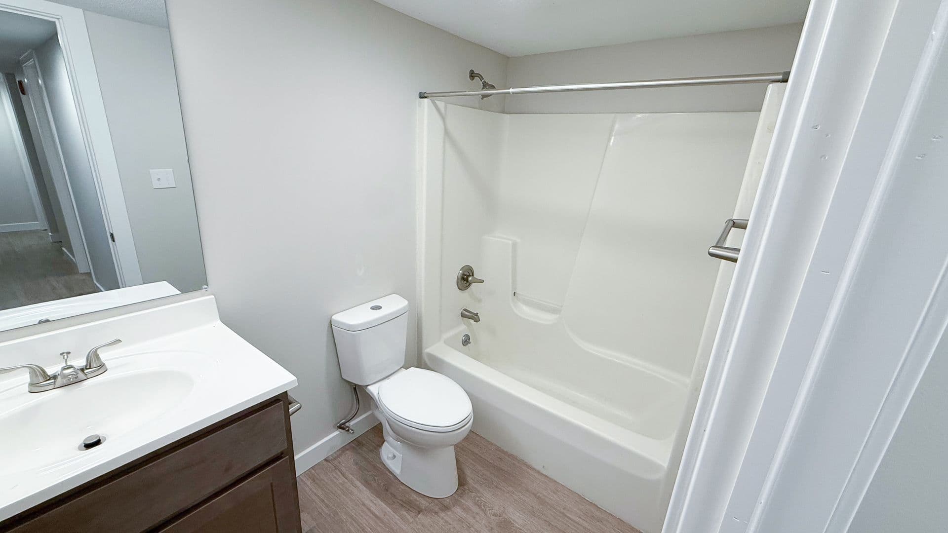 Urbana Apartment: 104 N Lincoln Ave