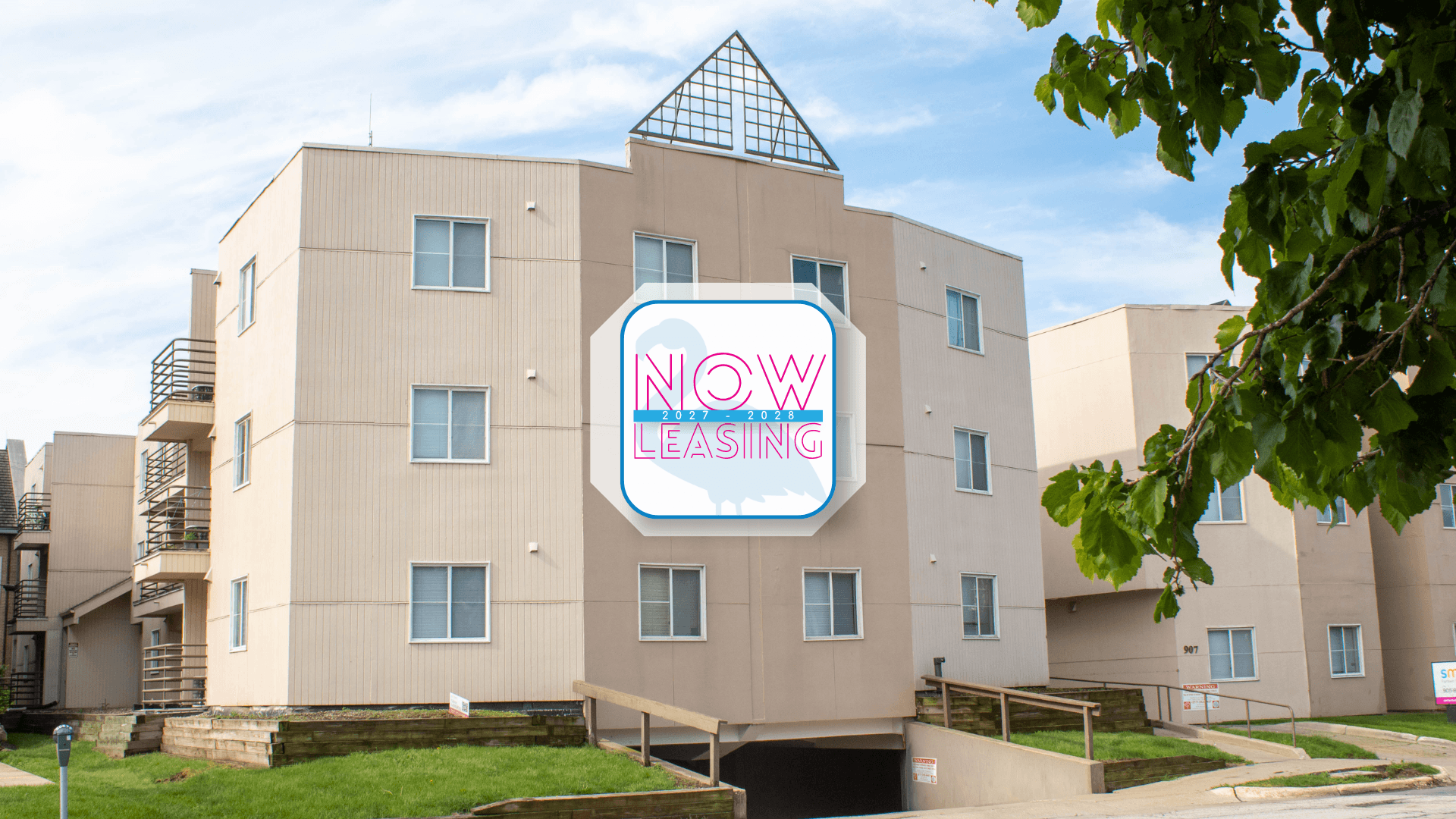 Urbana Apartment: 905 W Oregon