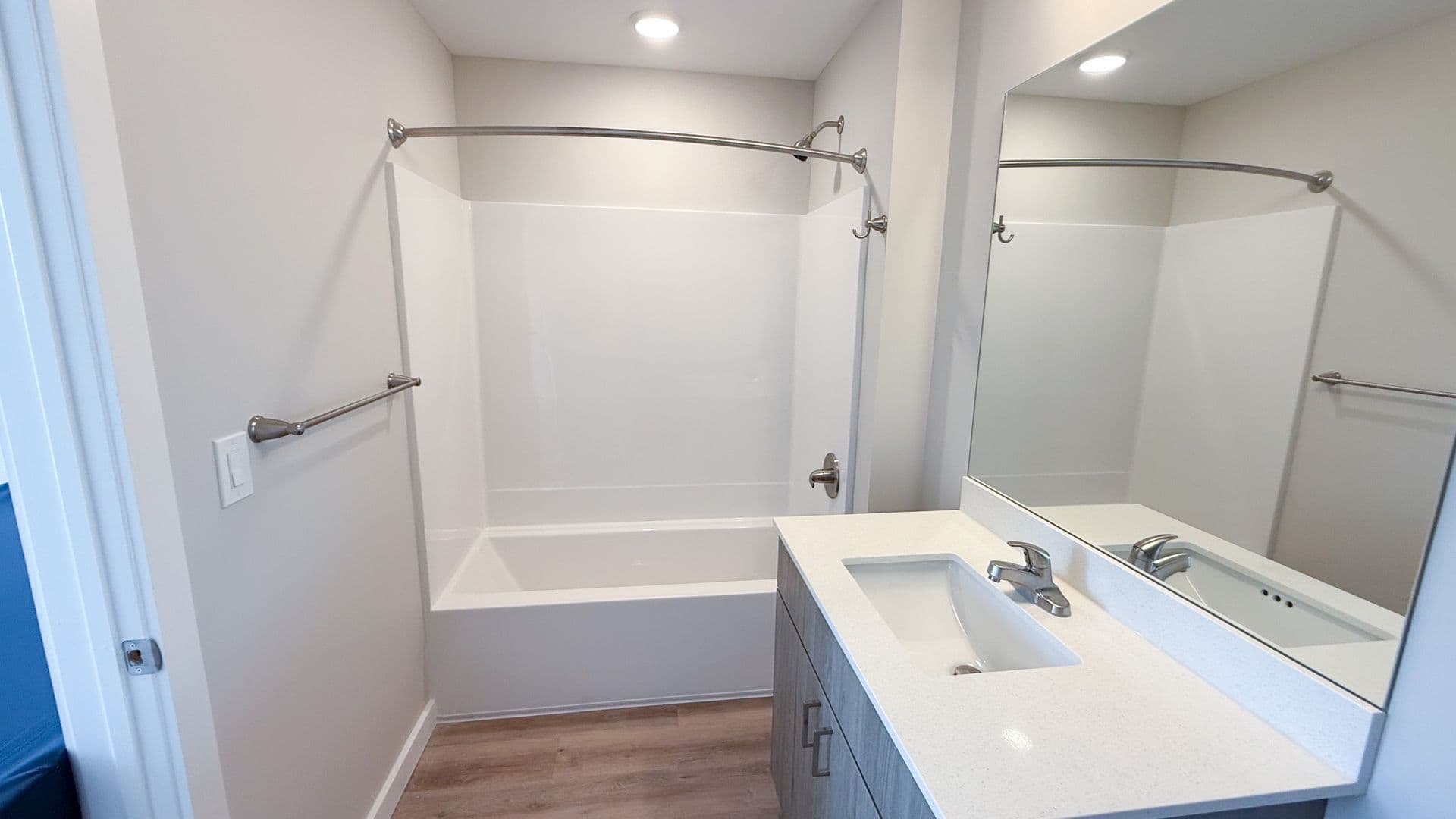 Champaign Apartment: 608 E Chalmers St