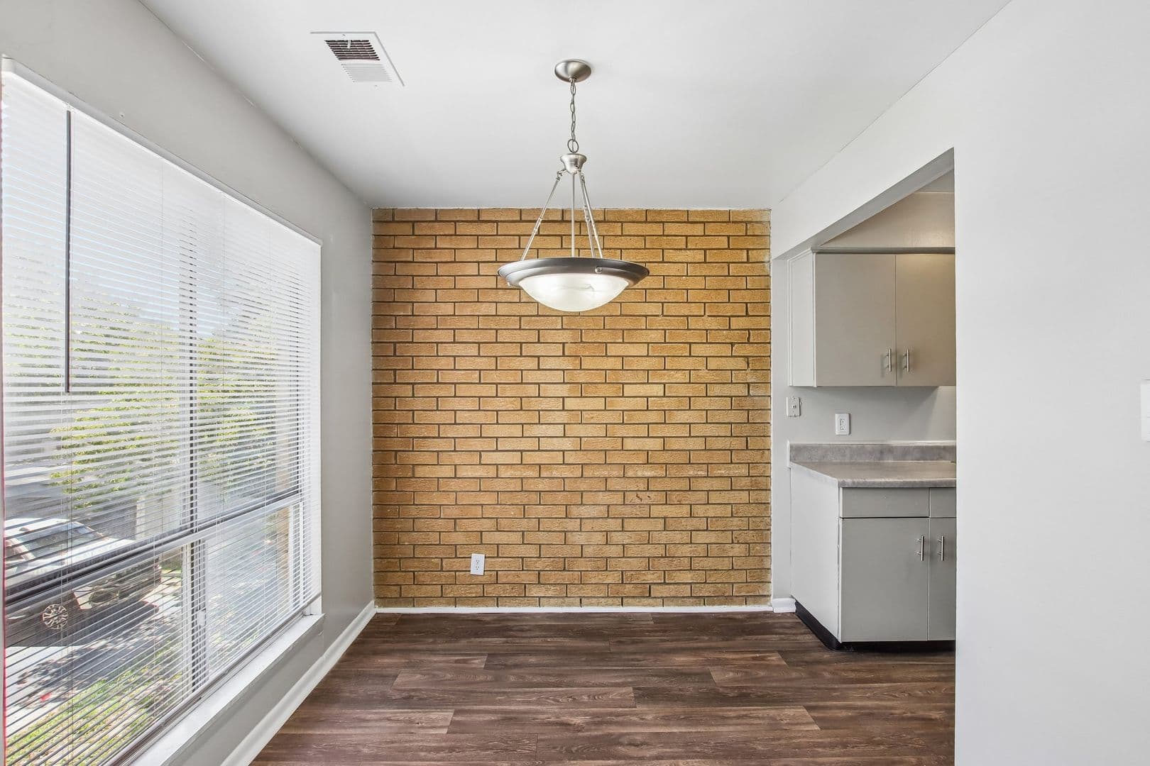 Speedway Apartment: 6010 W 25th Street