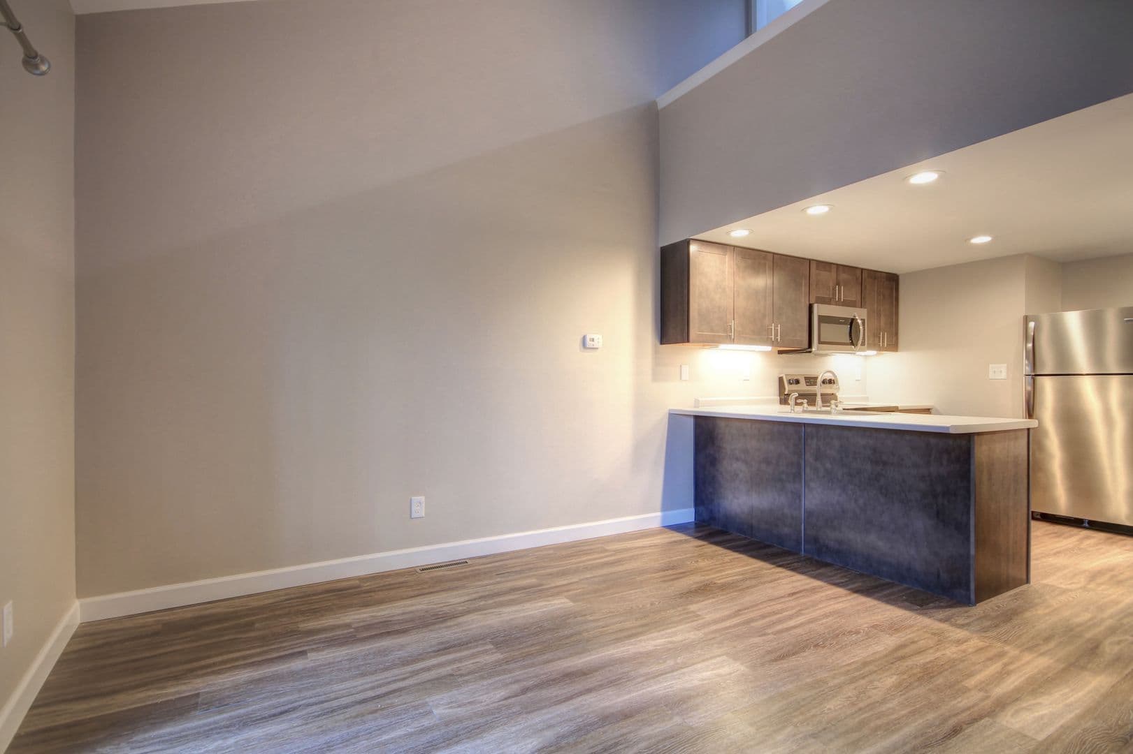 Urbana Apartment: 308 E. Iowa St.. 906 Vine, and 906 1/2 Vine