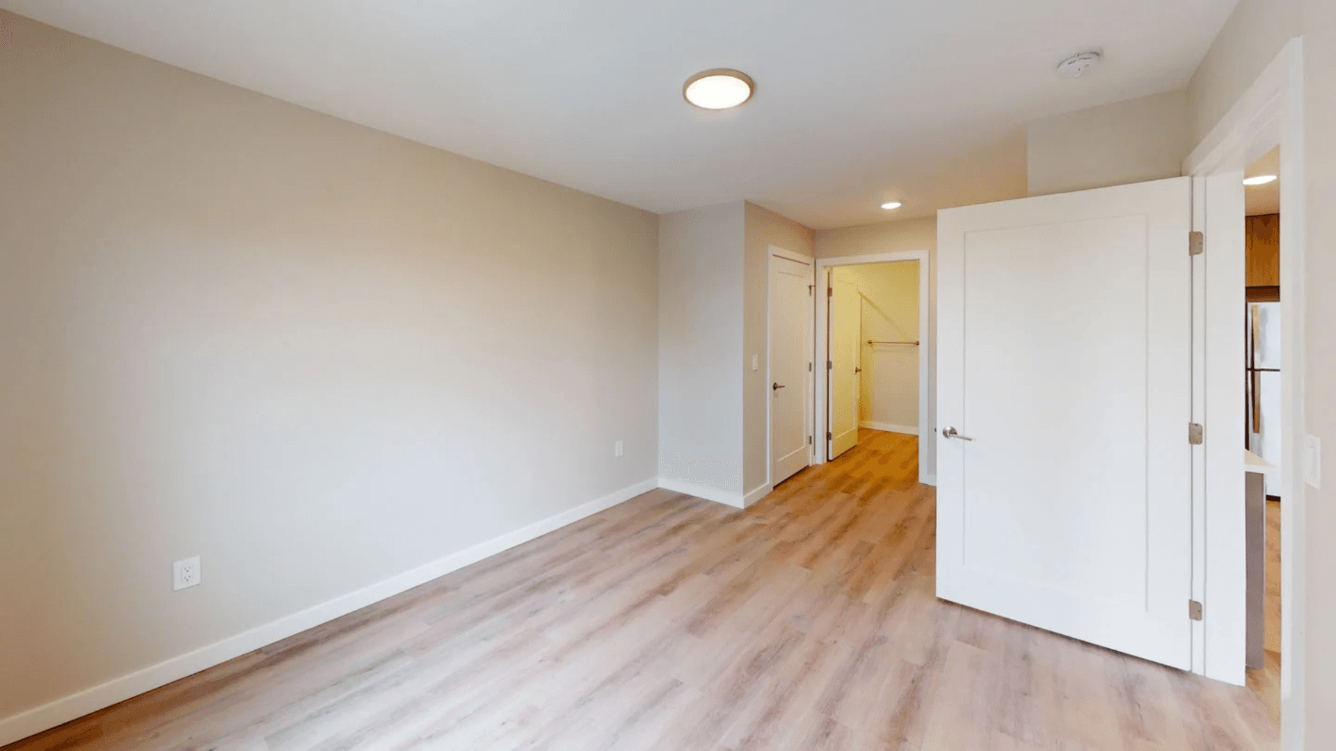 Champaign Apartment: 608 E Chalmers St