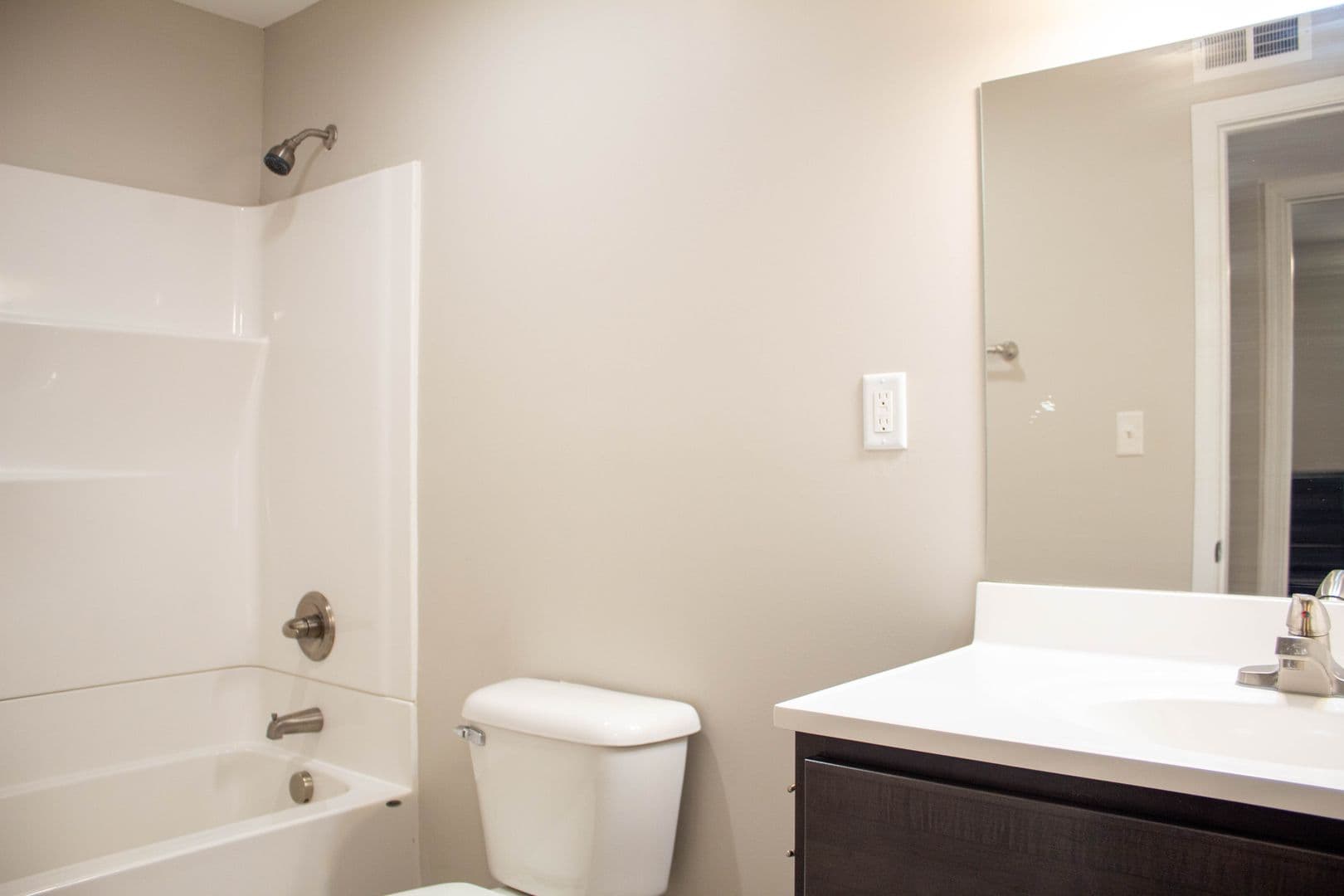 Urbana Apartment: 812 W Nevada Street