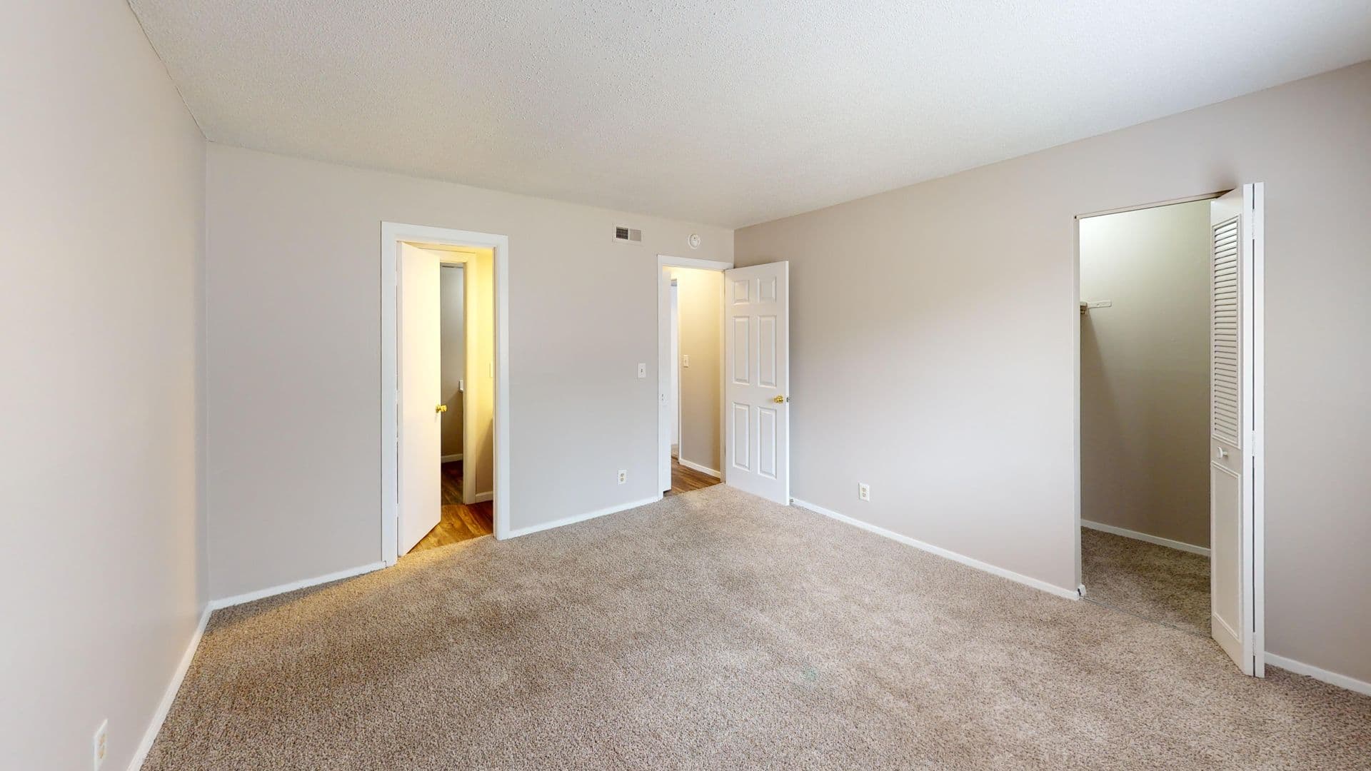 Peoria Apartment: 6516-6500 N University St
