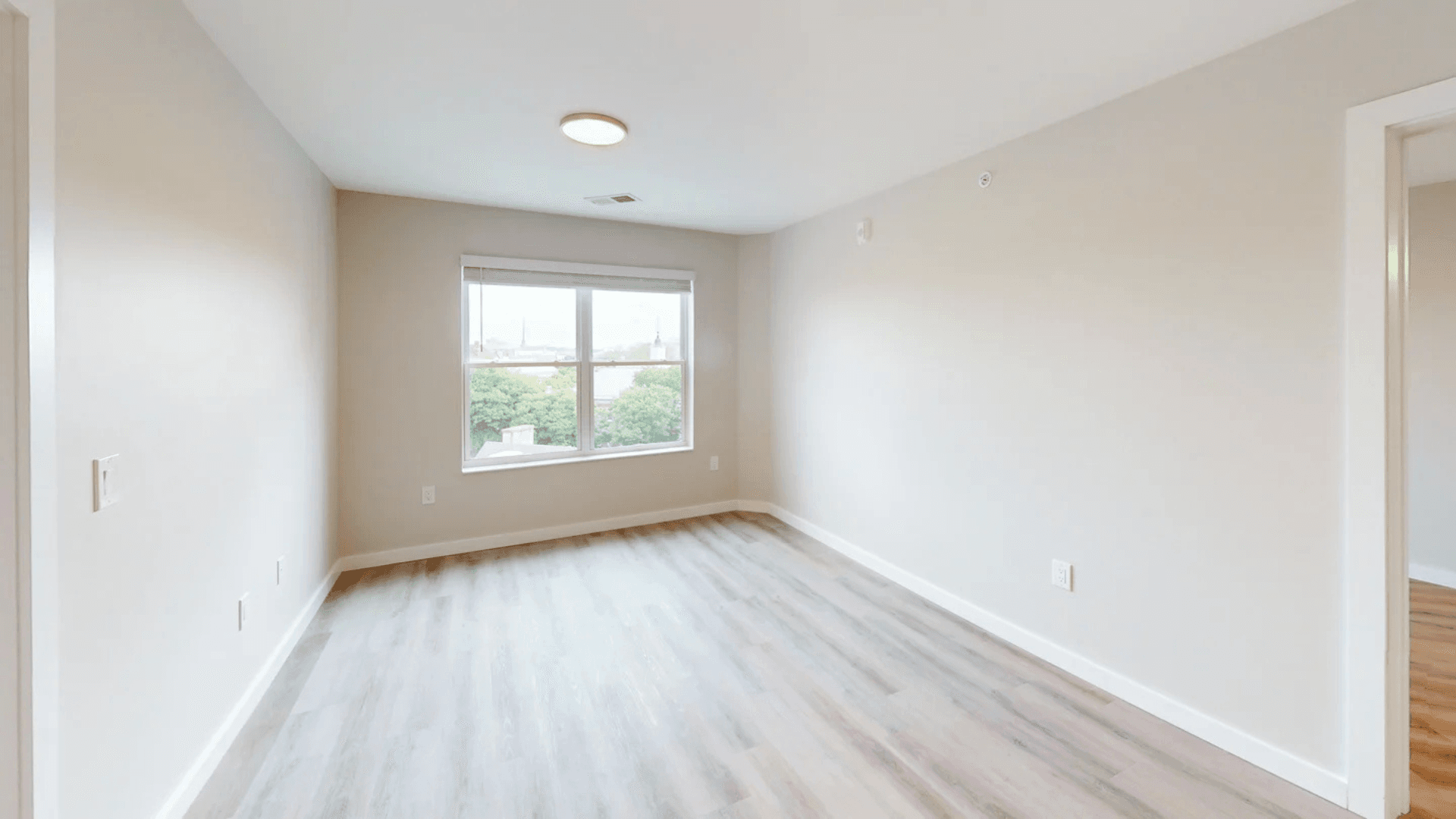 Champaign Apartment: 608 E Chalmers St