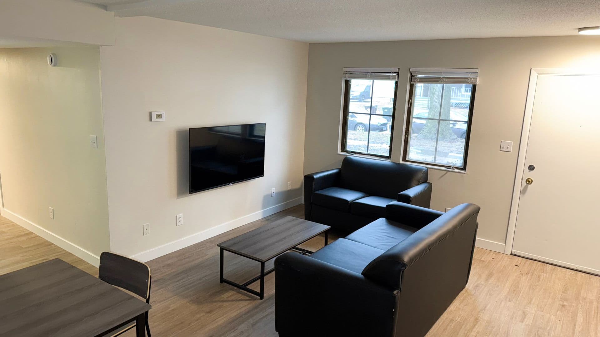 Urbana Apartment: 813 W Springfield