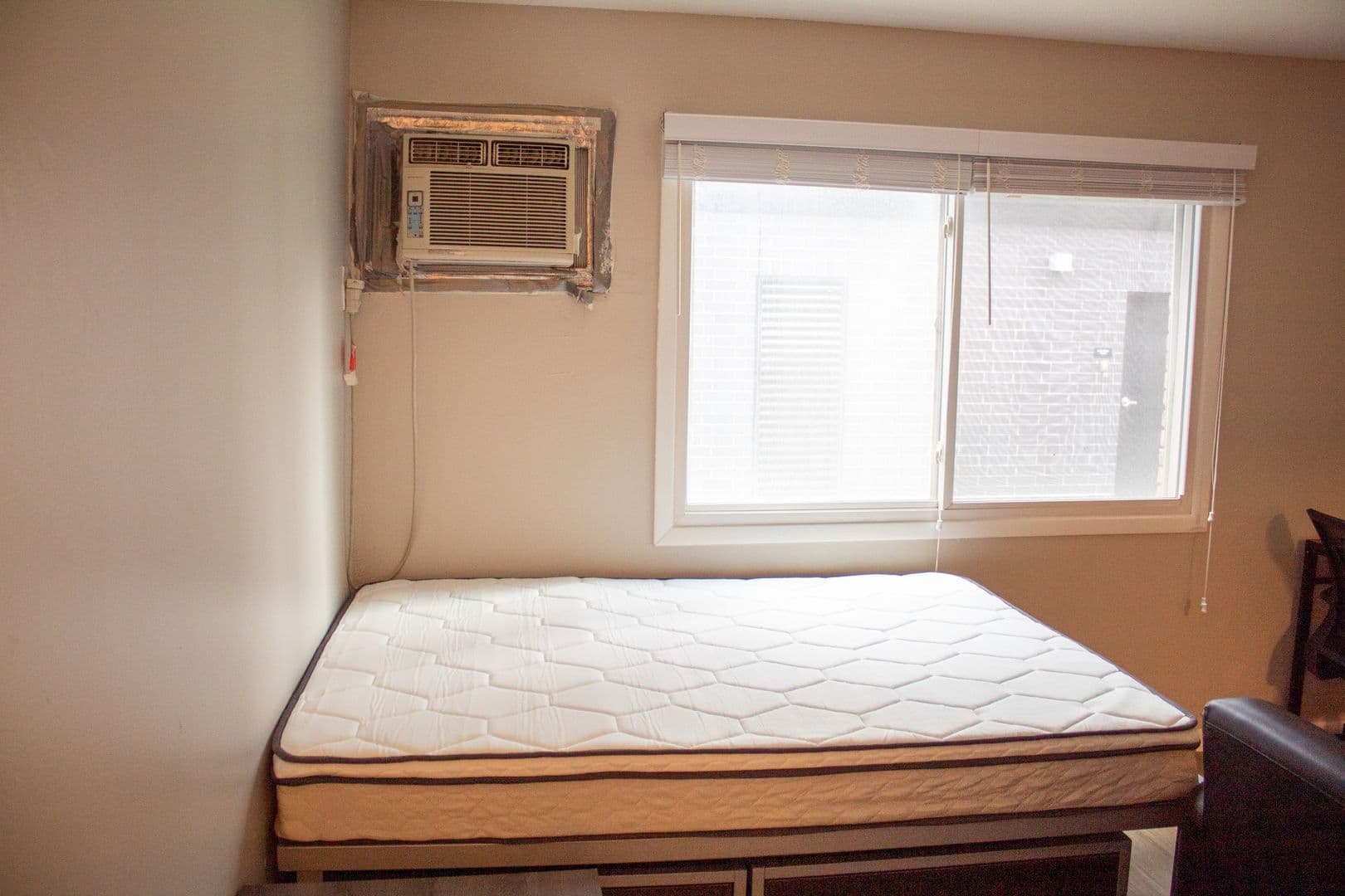 Champaign Apartment: 107 E Healey Street