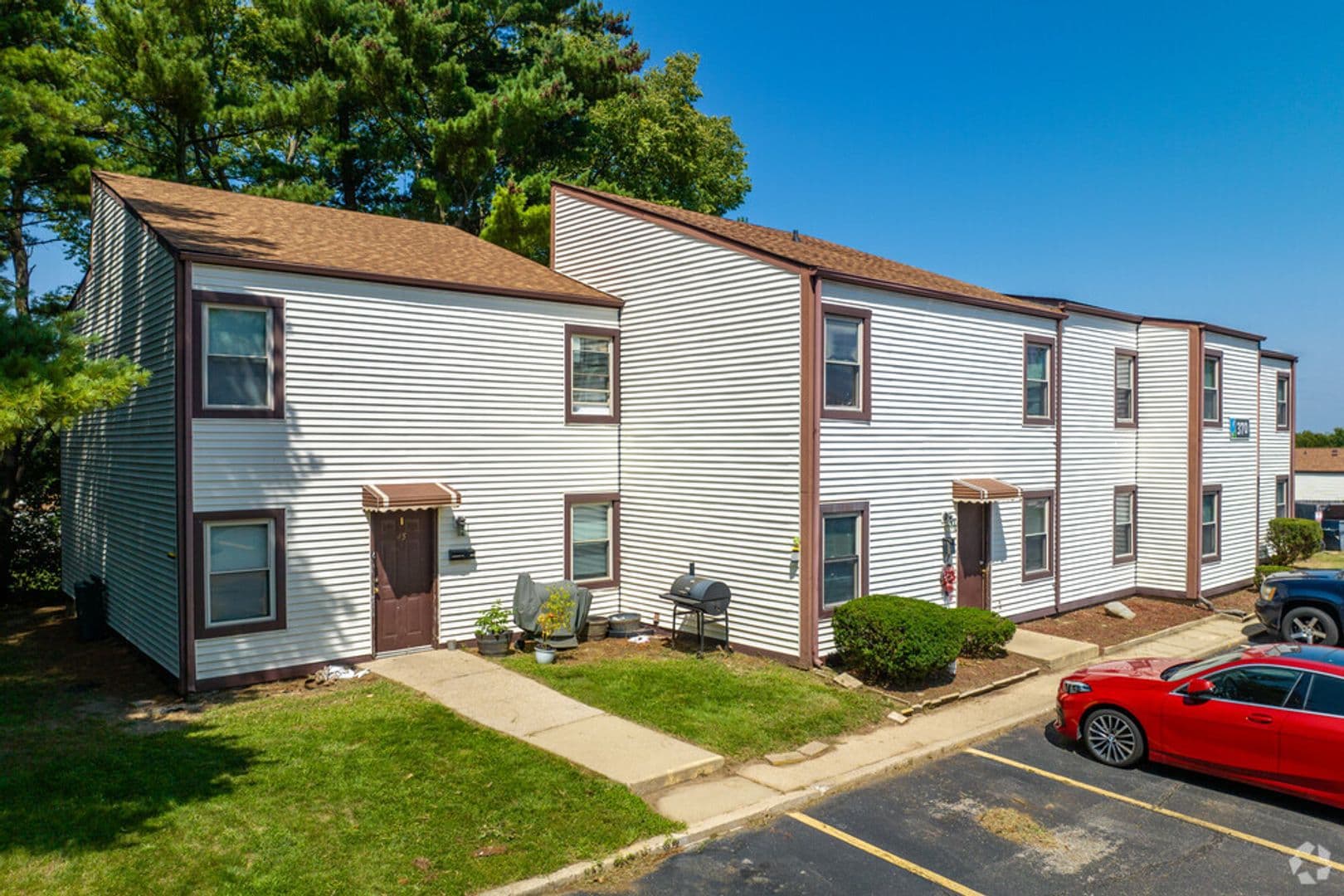 Decatur Apartment: 300 W Mound