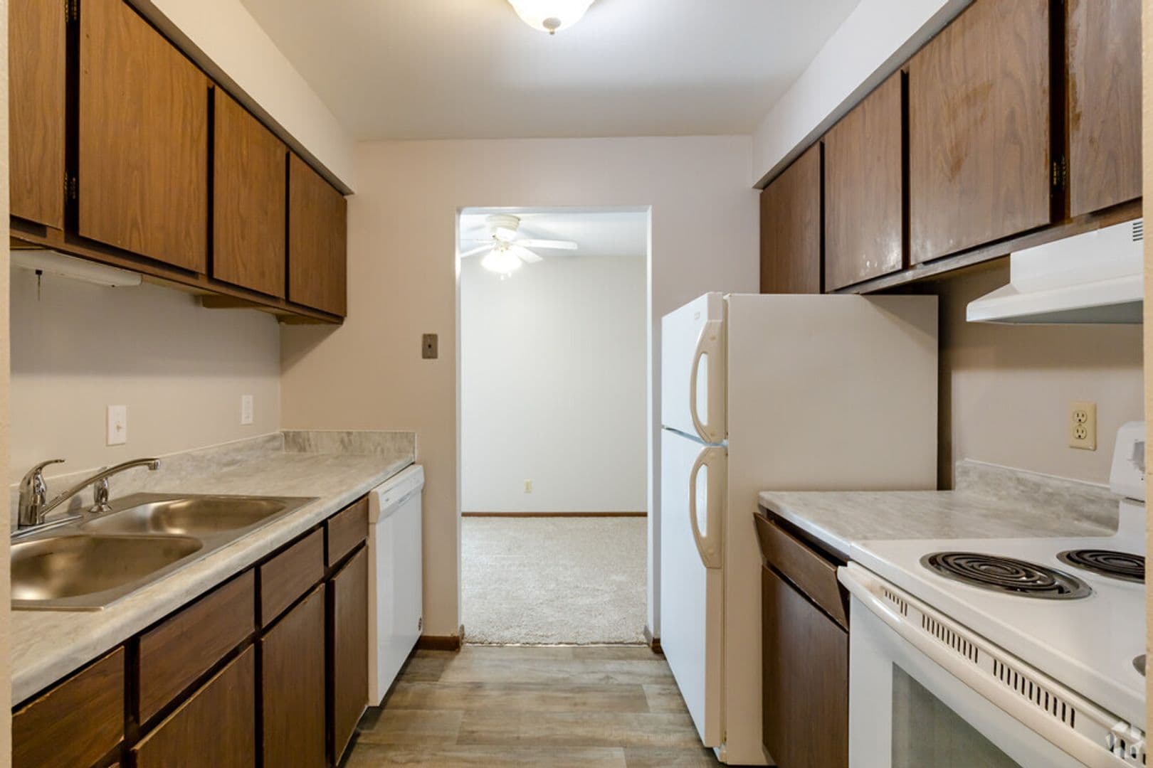 Peoria Apartment: 935 W Loire Court