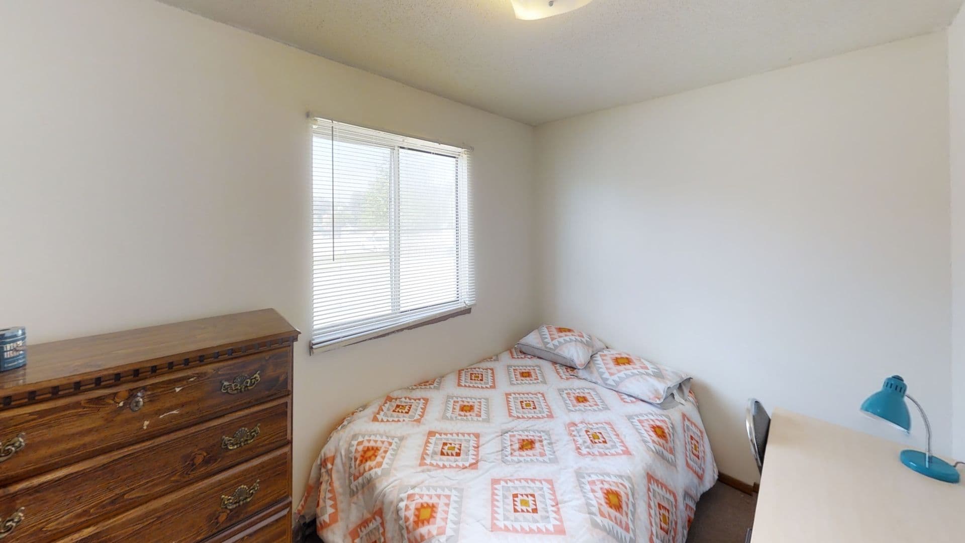 Urbana Apartment: 905 W Oregon