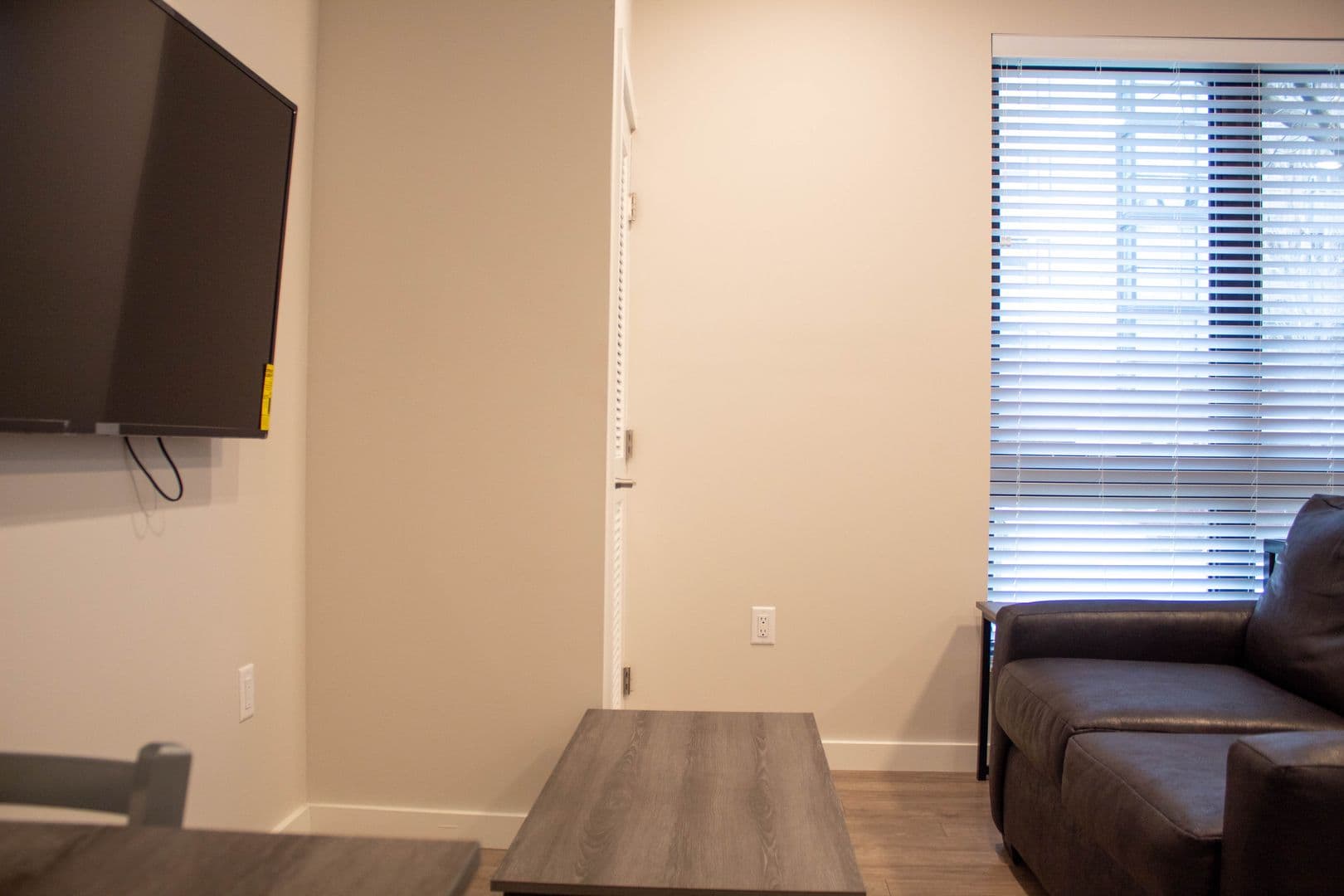 Urbana Apartment: 1009 W Stoughton