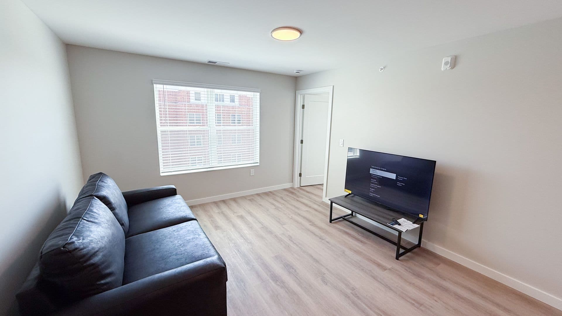 Champaign Apartment: 608 E Chalmers St