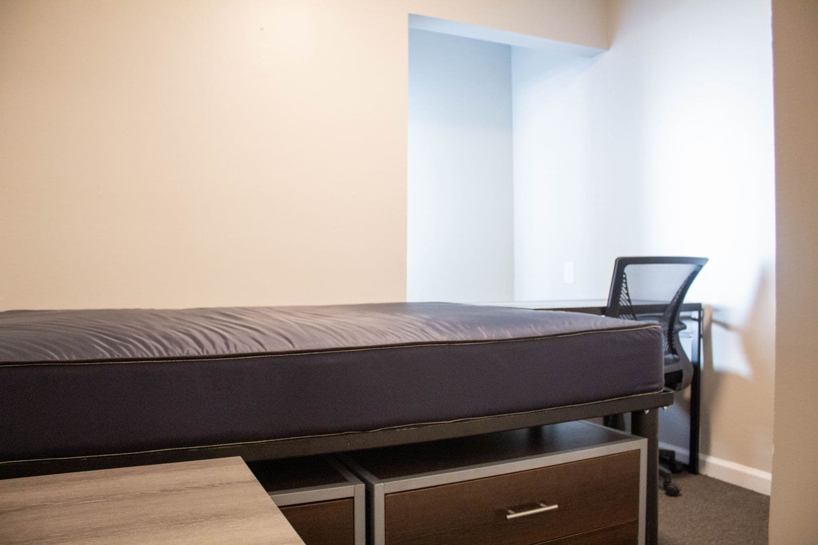 Champaign Apartment: 909 S Locust Street