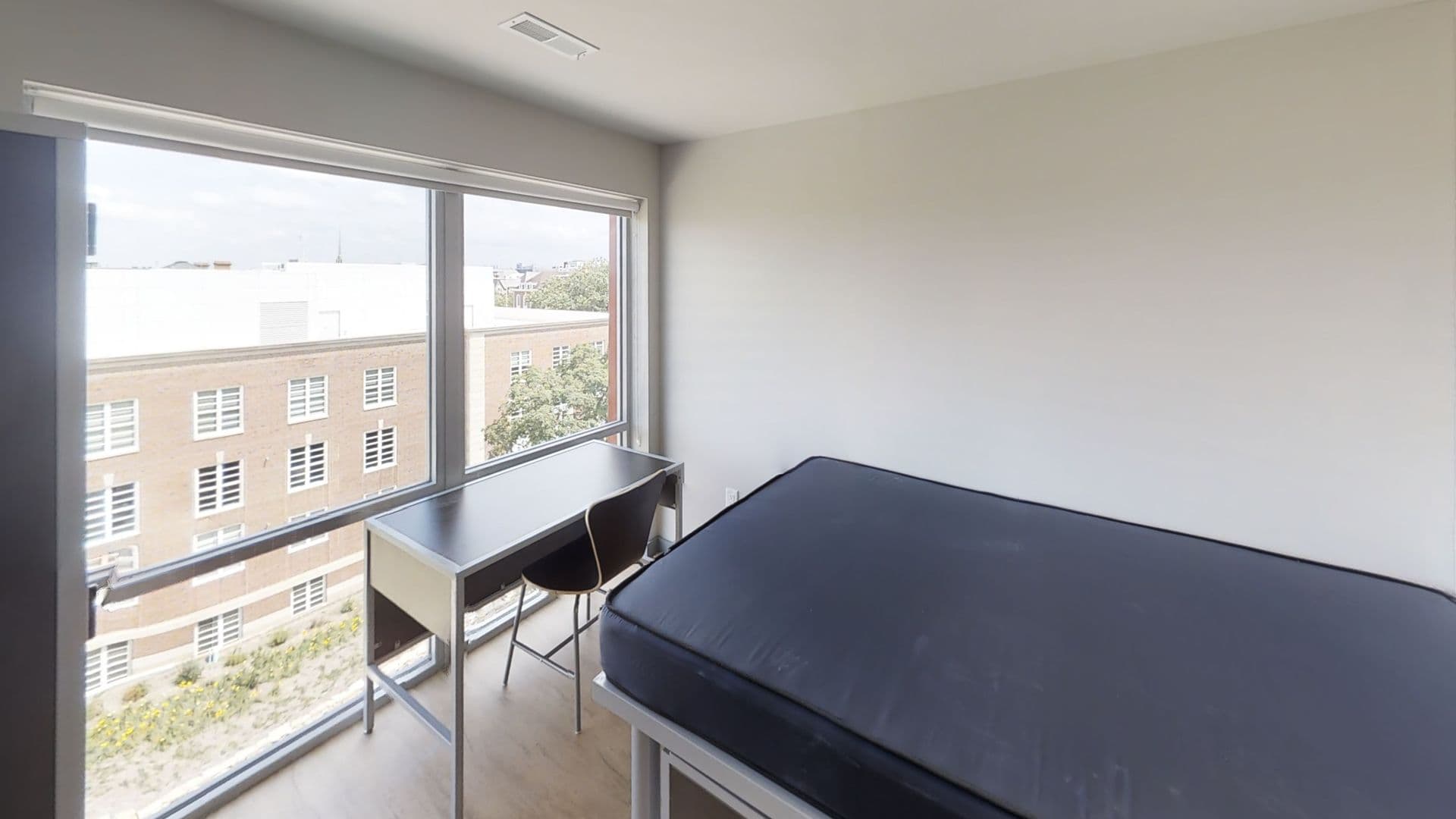 Champaign Apartment: 615 S Wright