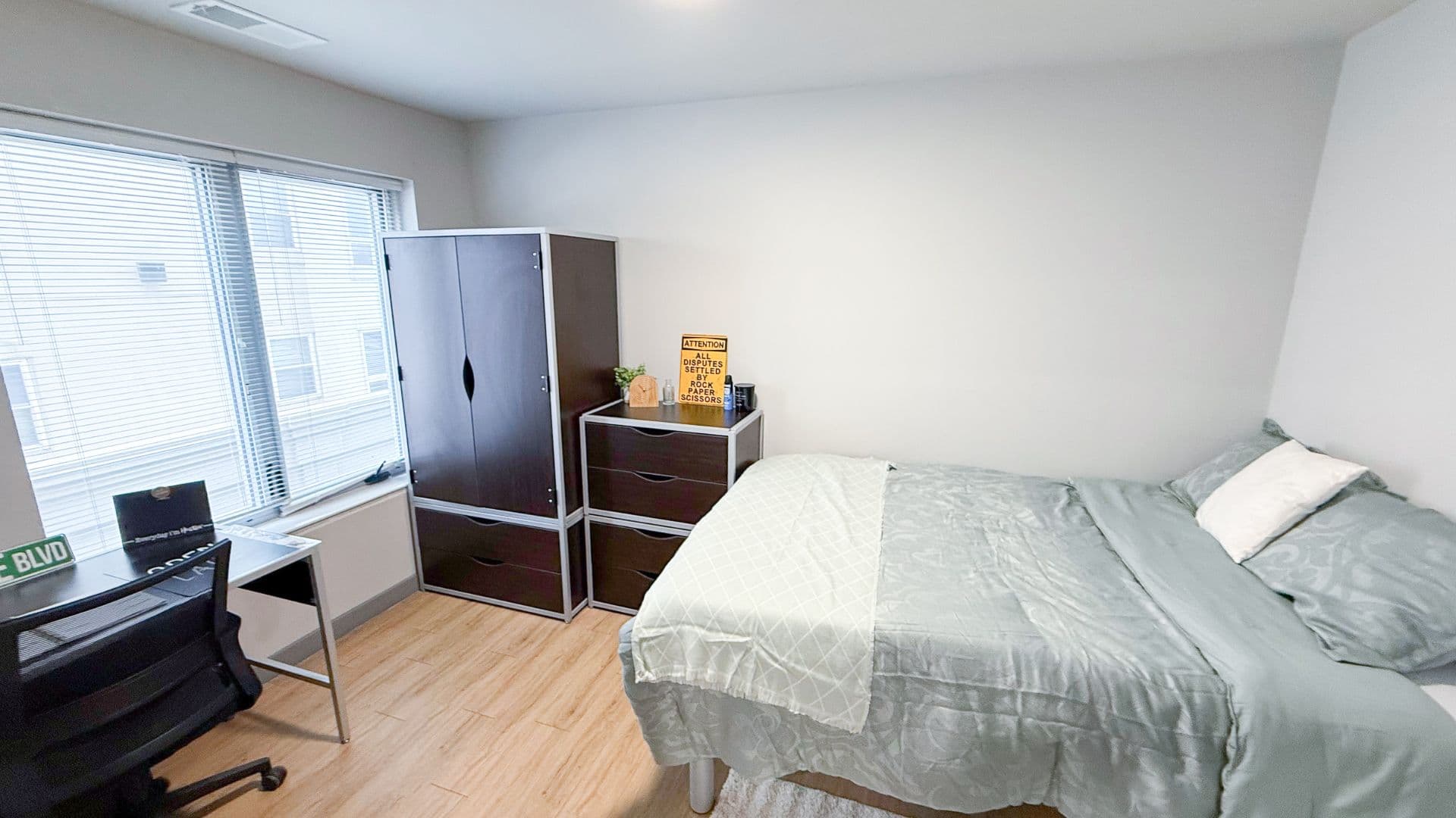 Champaign Apartment: 615 S Wright