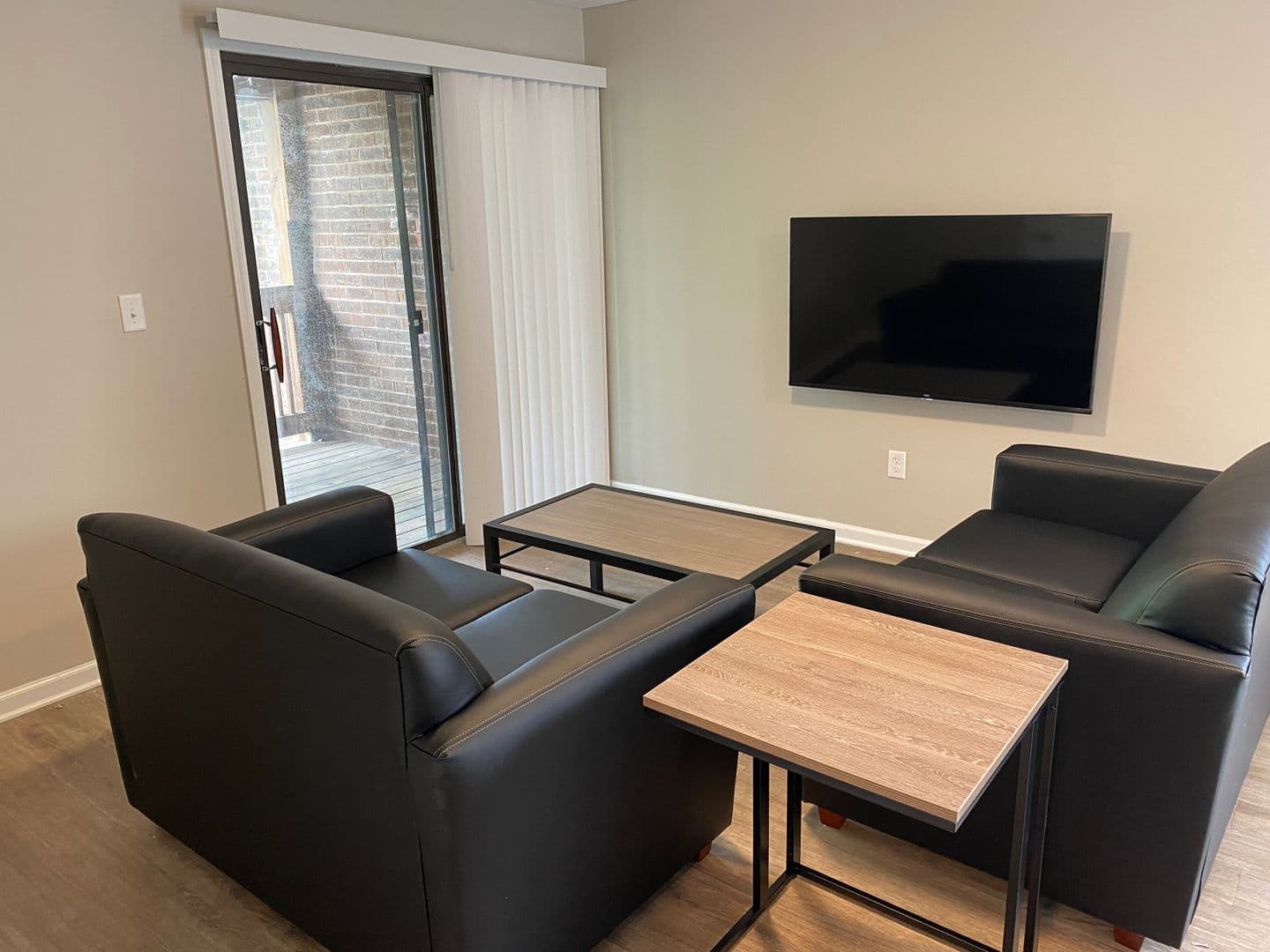 Urbana Apartment: 106 S Gregory Street