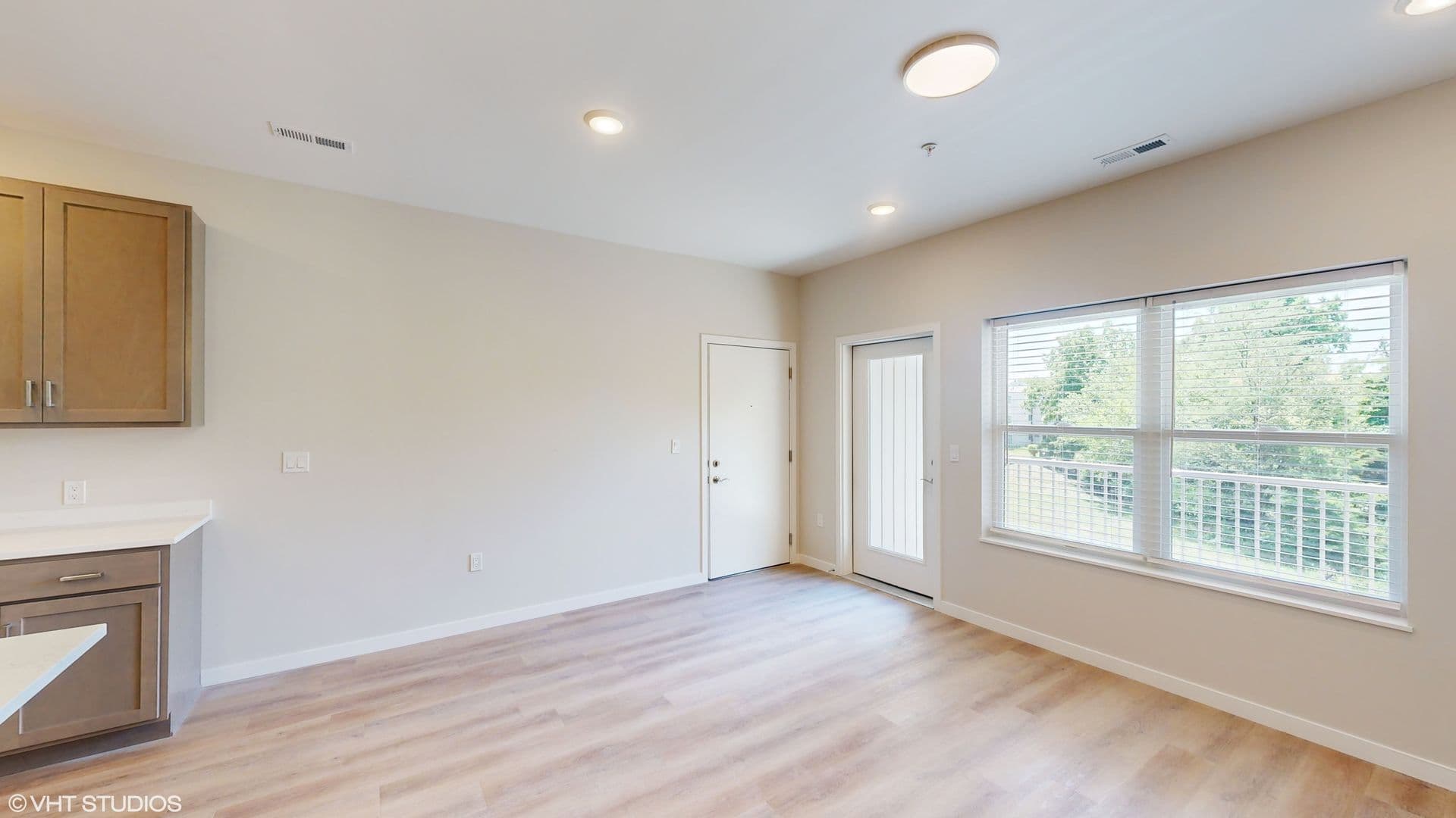 Champaign Apartment: 1915 S. Mattis