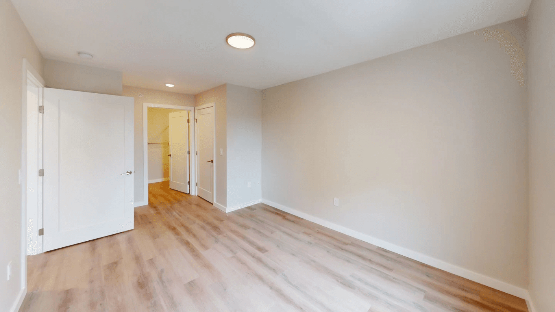 Champaign Apartment: 608 E Chalmers St